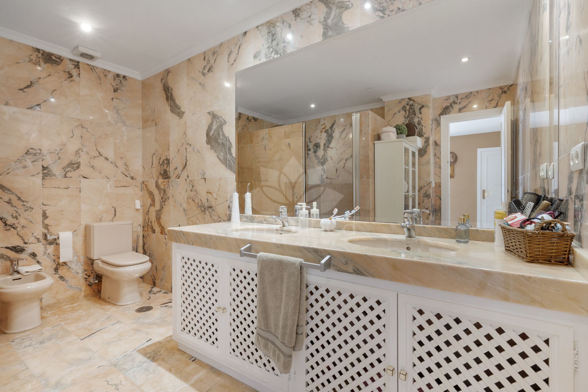 Ground Floor Apartment in Nueva Andalucia, Marbella