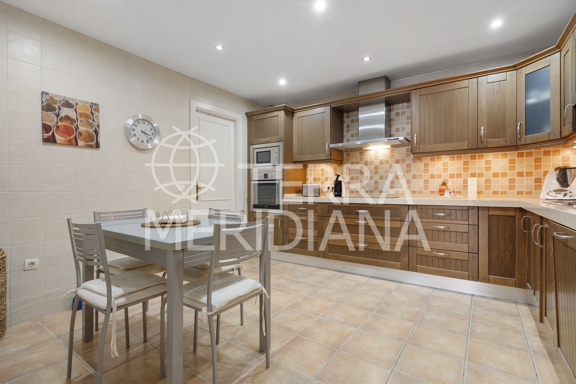 Ground Floor Apartment in Nueva Andalucia, Marbella