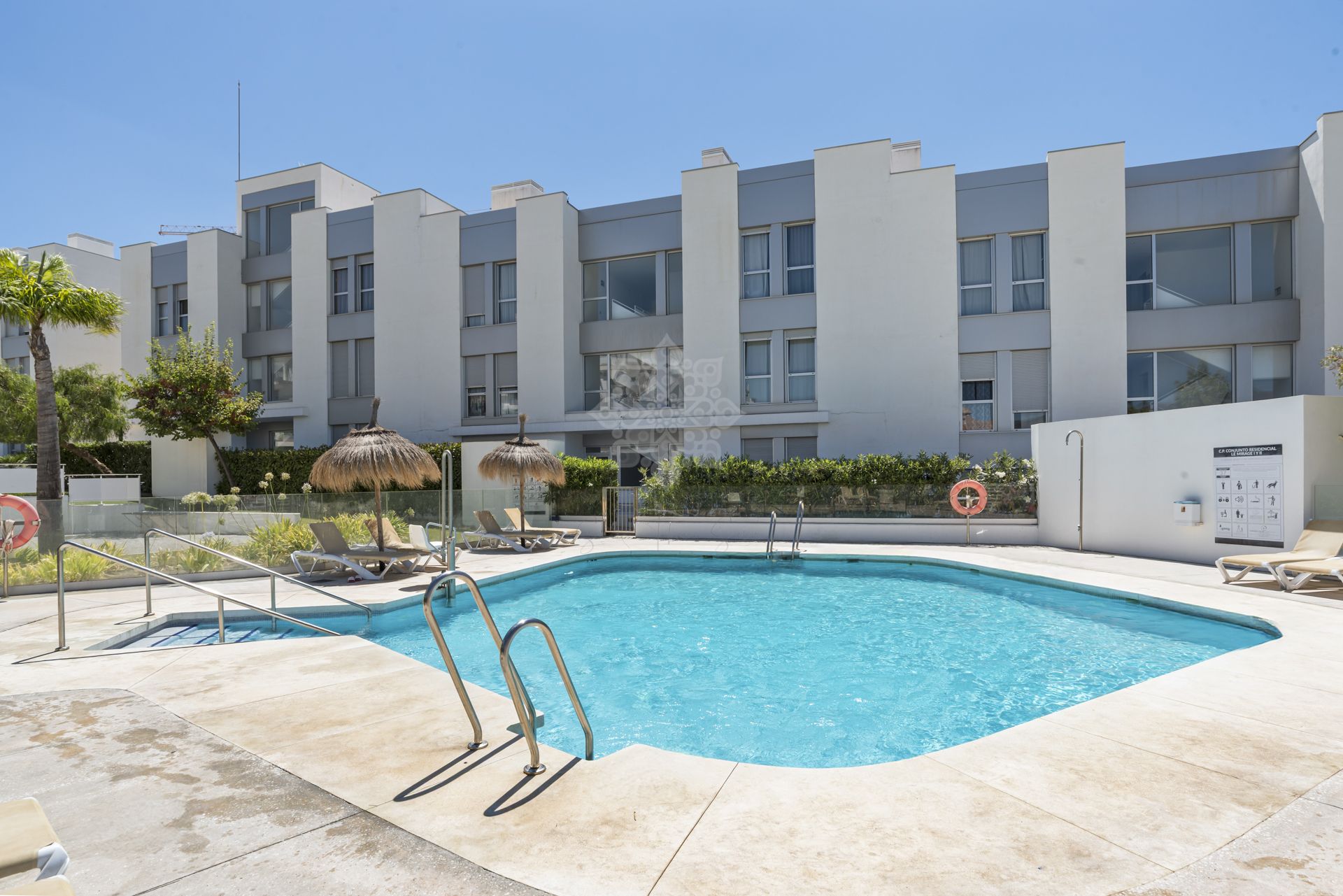 Apartament na parterze w Cancelada, Estepona