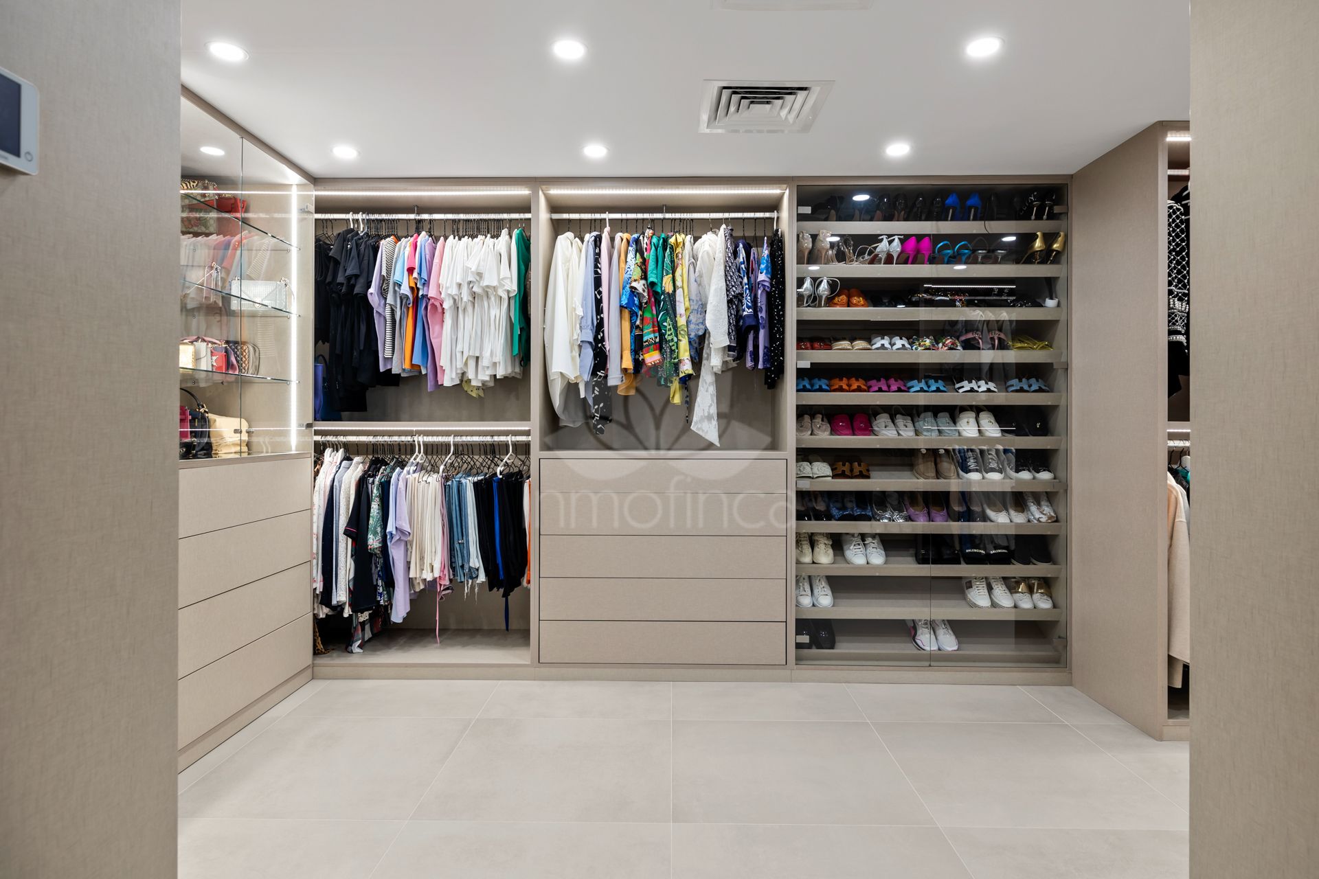 Apartment in Nueva Andalucia, Marbella