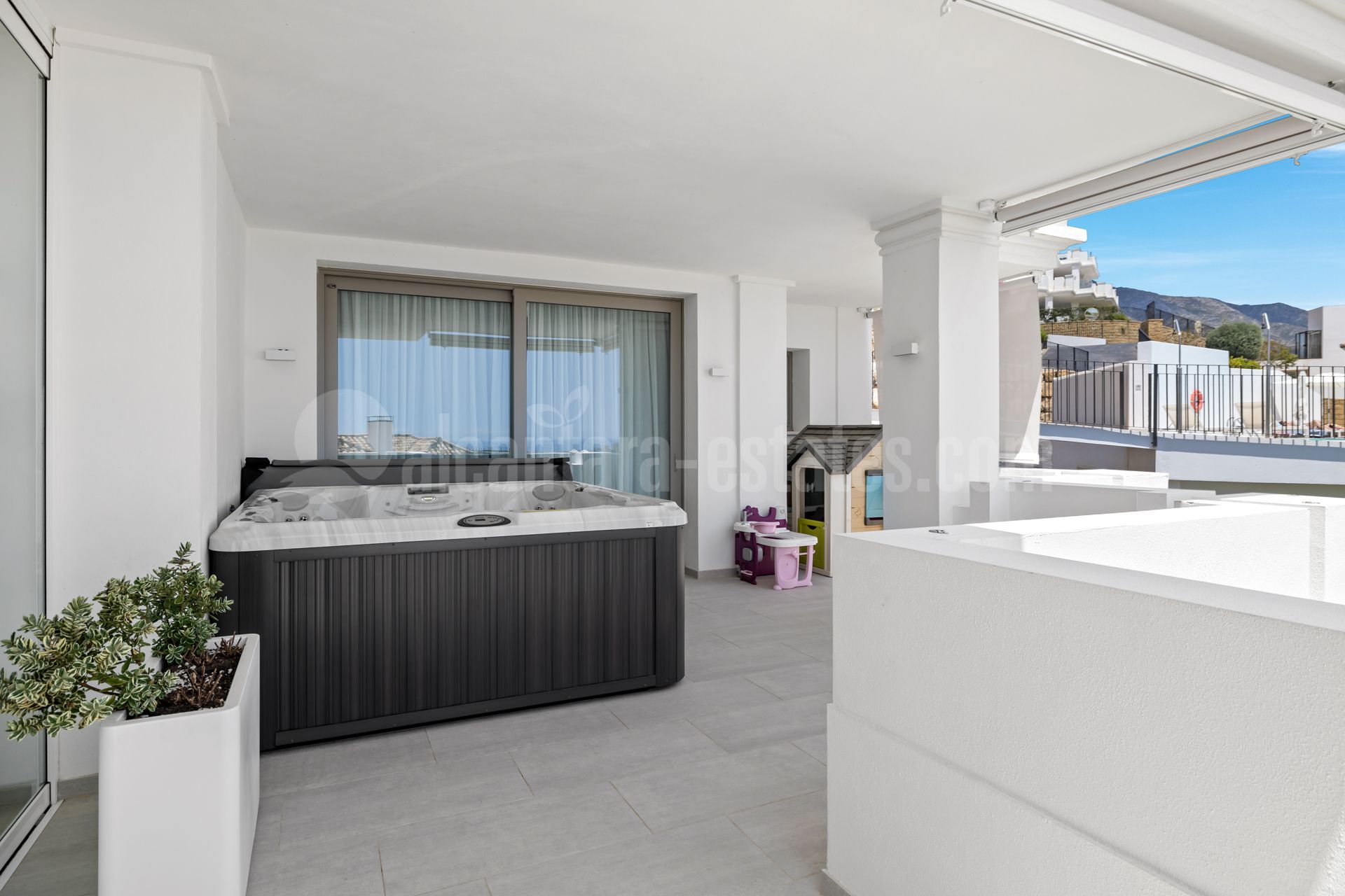 Apartment in Nueva Andalucia, Marbella