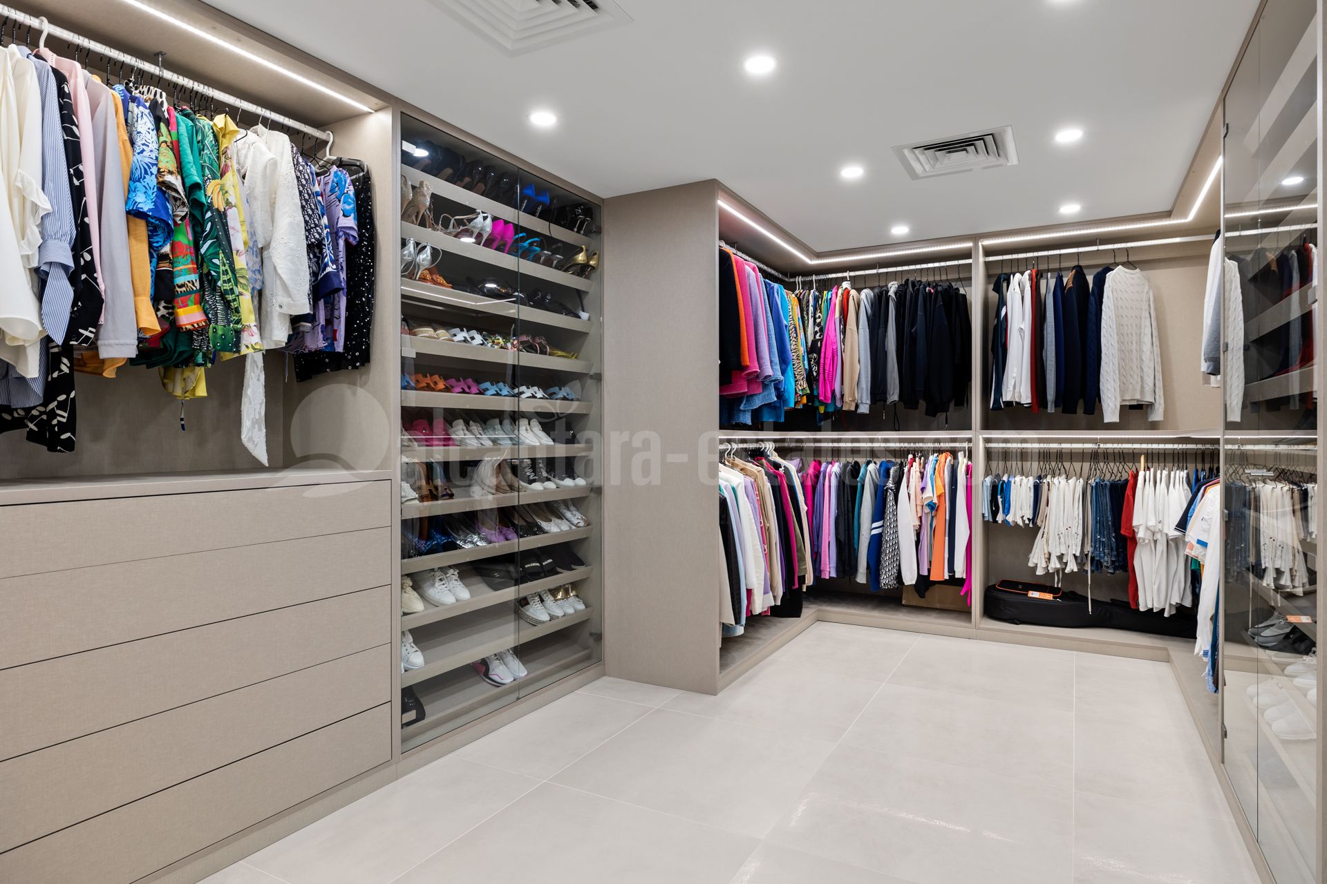 Apartment in Nueva Andalucia, Marbella