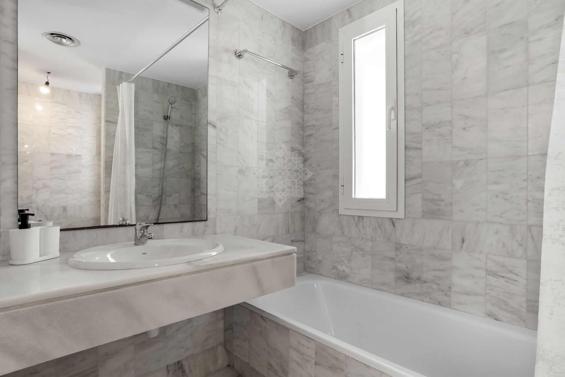 Penthouse w Los Naranjos, Marbella