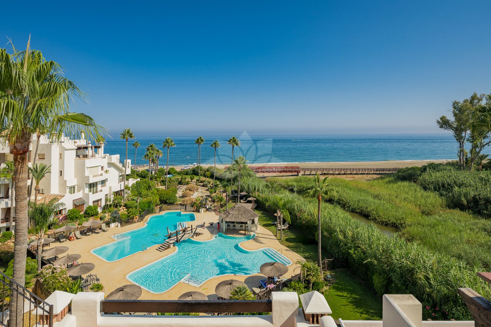 Ático en Bahía del Velerín, Estepona