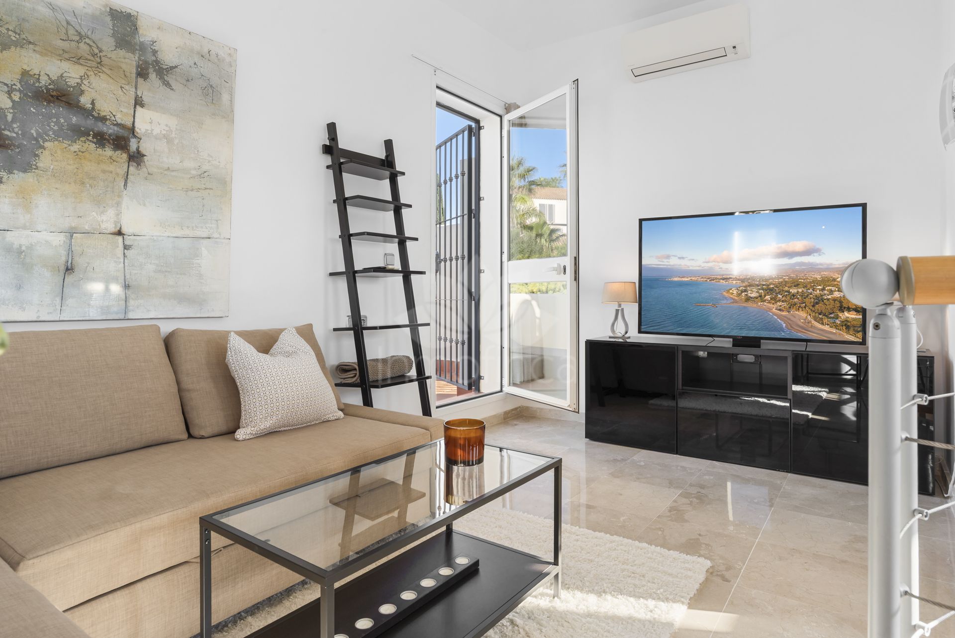 Apartamento en Los Arqueros, Benahavis