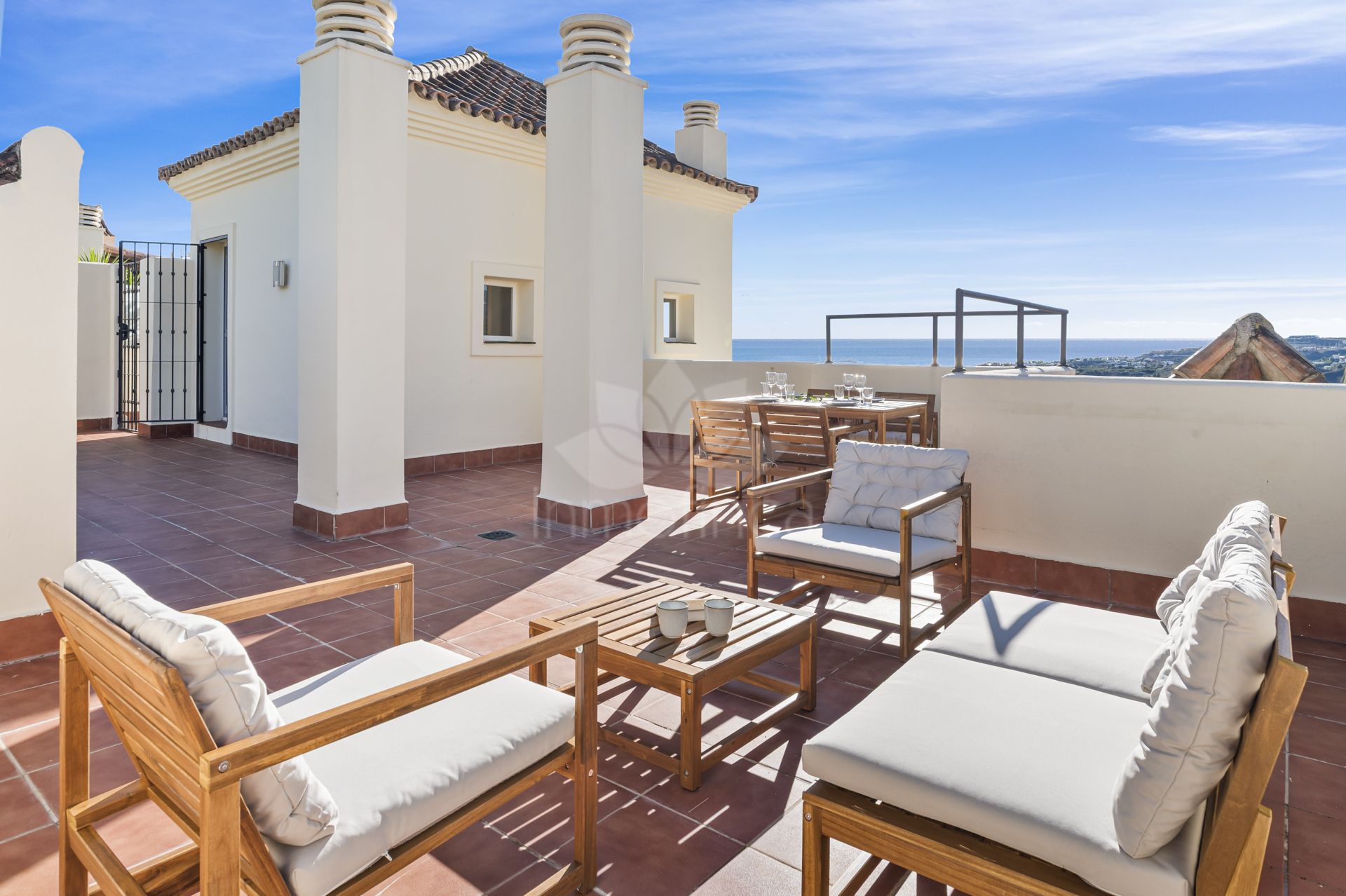 Apartamento en Los Arqueros, Benahavis