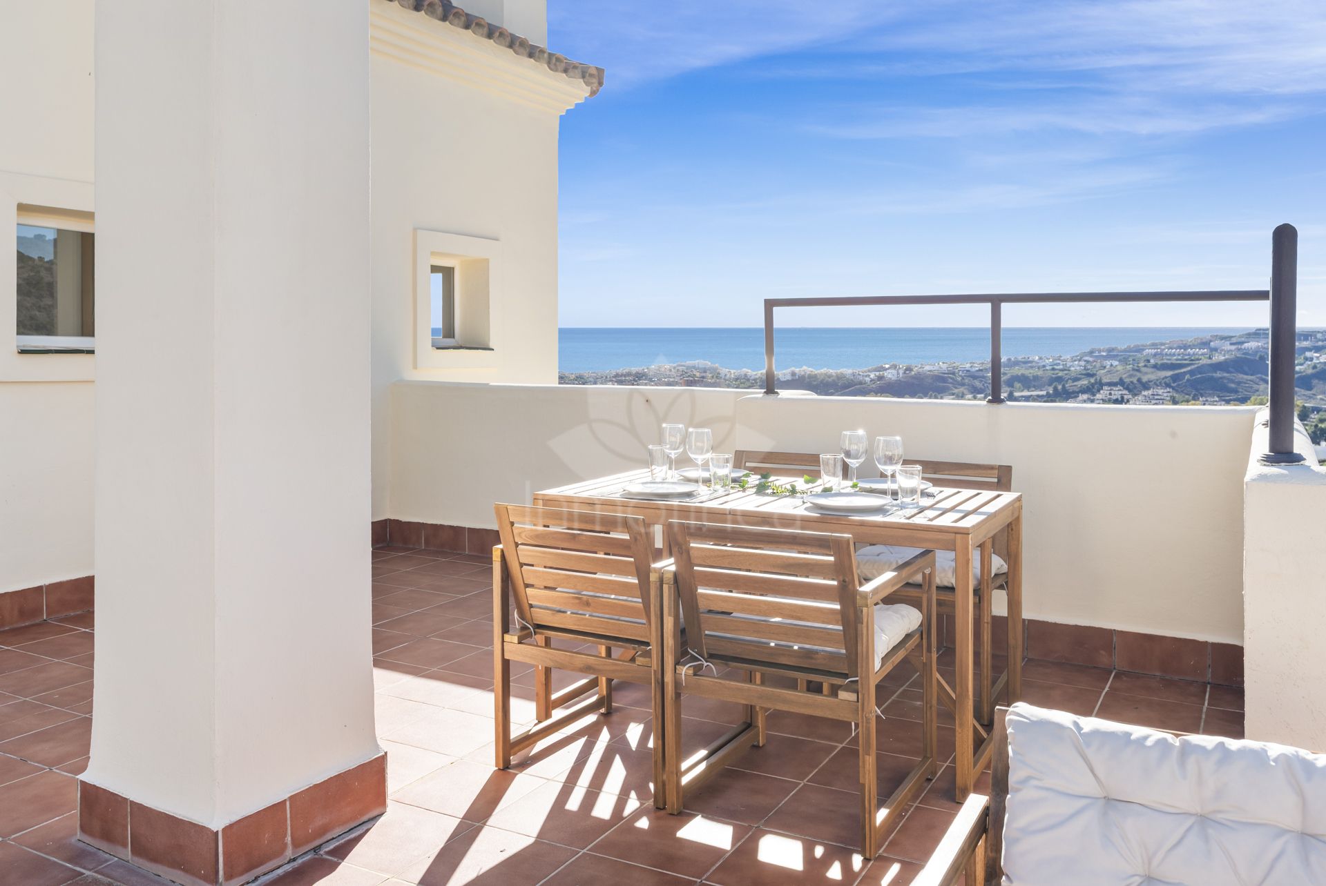 Apartamento en Los Arqueros, Benahavis