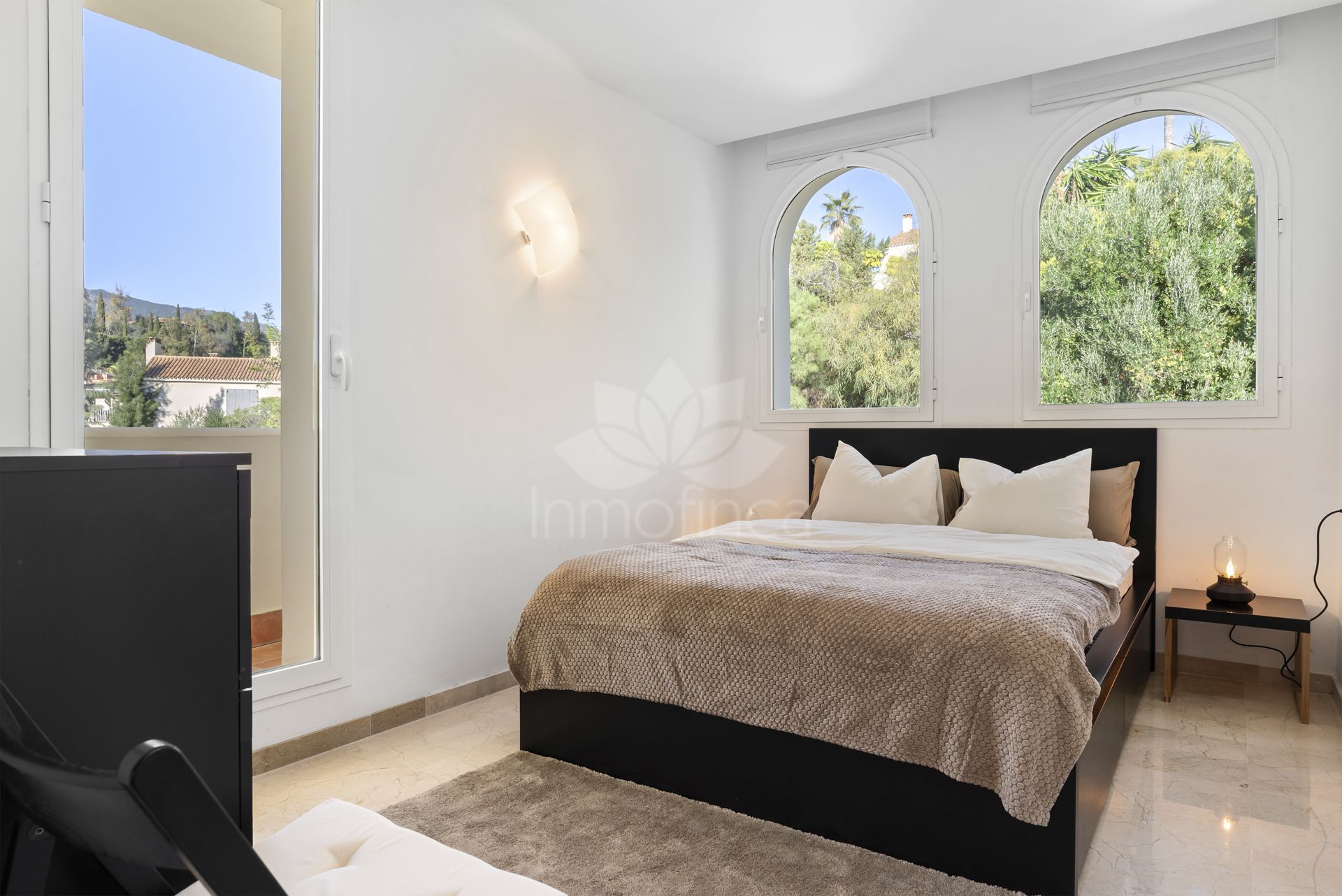 Apartamento en Los Arqueros, Benahavis