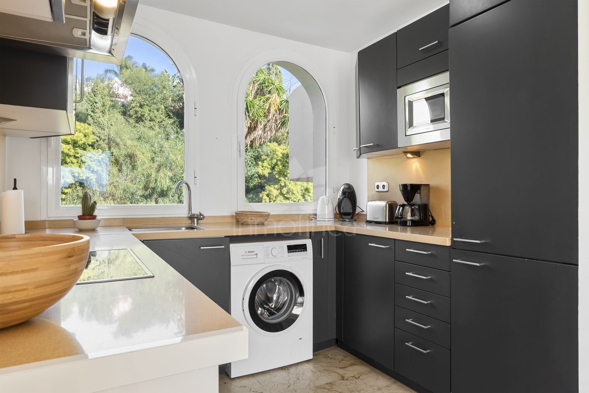 Apartamento en Los Arqueros, Benahavis