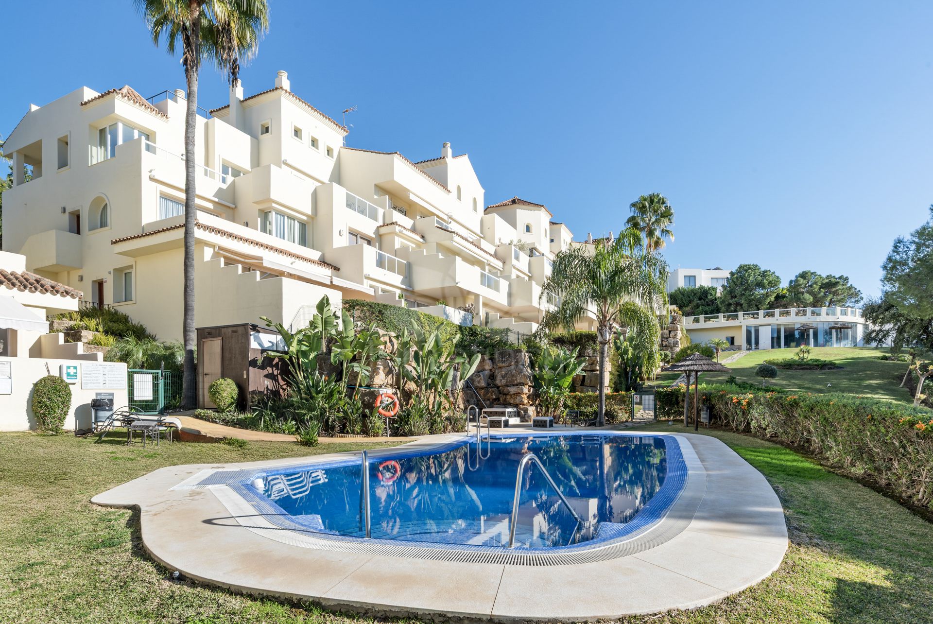 Apartamento en Los Arqueros, Benahavis