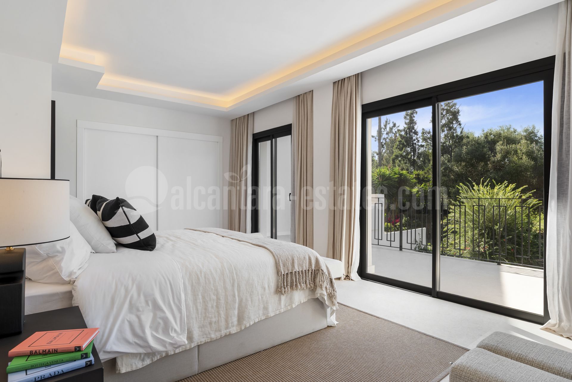 Town House in Los Olivos, Marbella