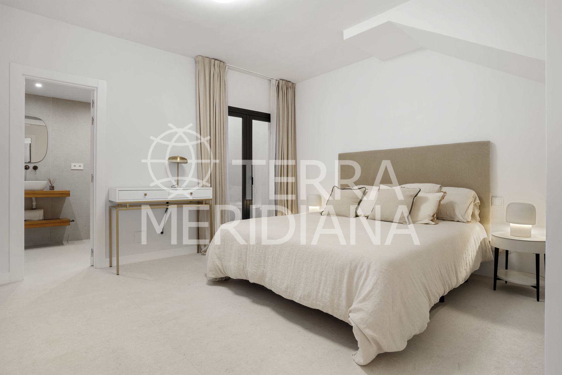 Town House in Los Olivos, Marbella