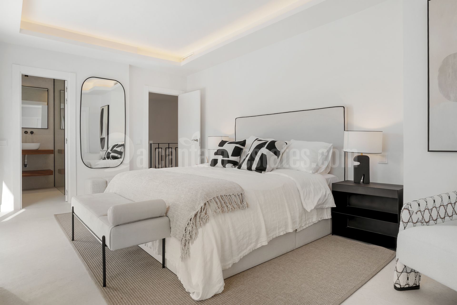 Town House in Los Olivos, Marbella