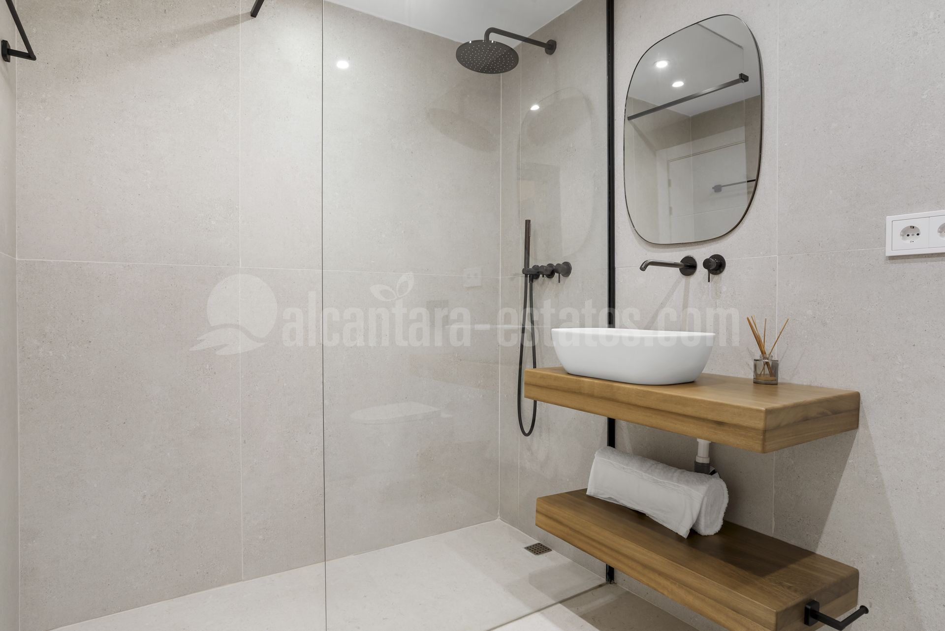 Town House in Los Olivos, Marbella