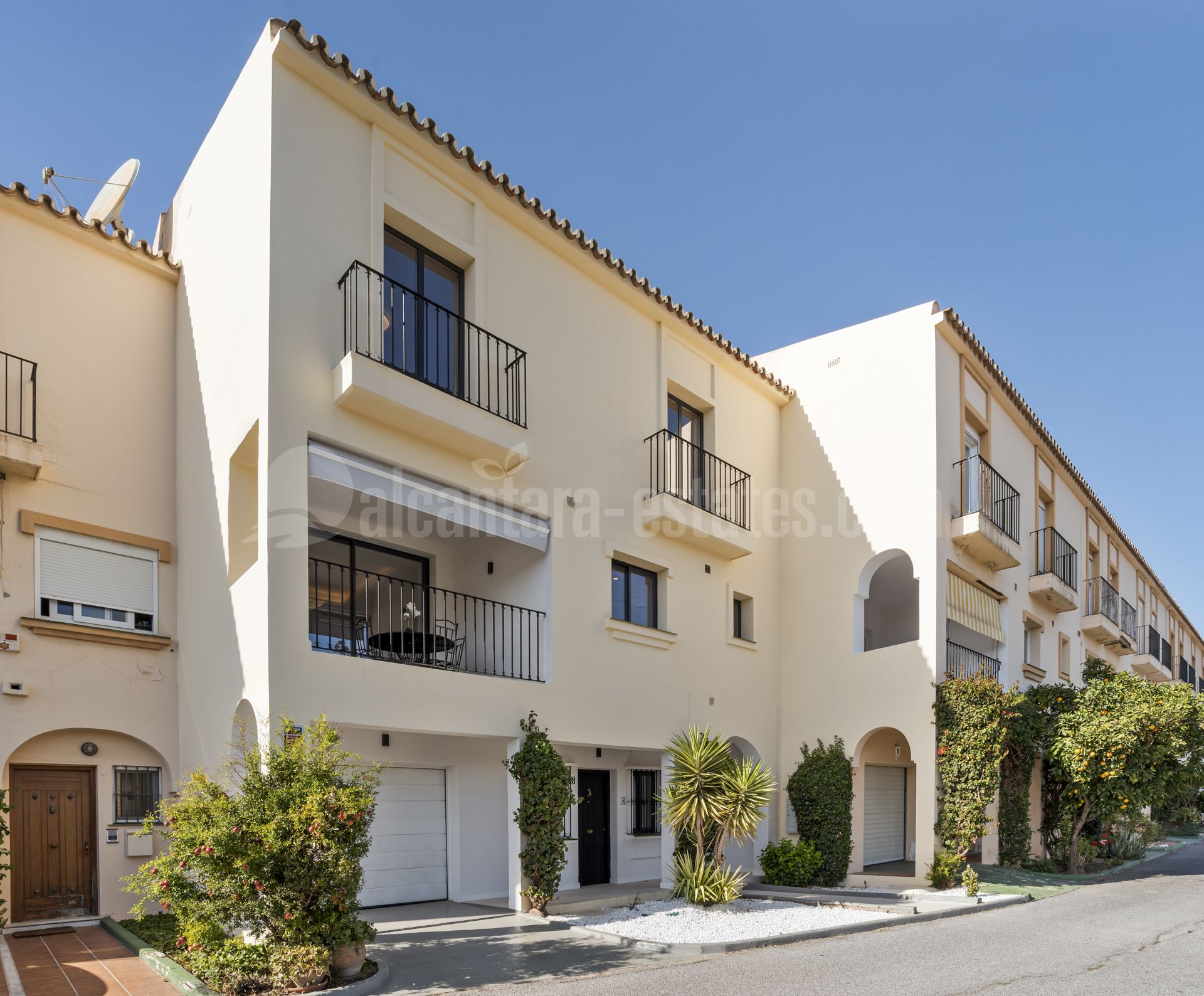 Town House in Los Olivos, Marbella
