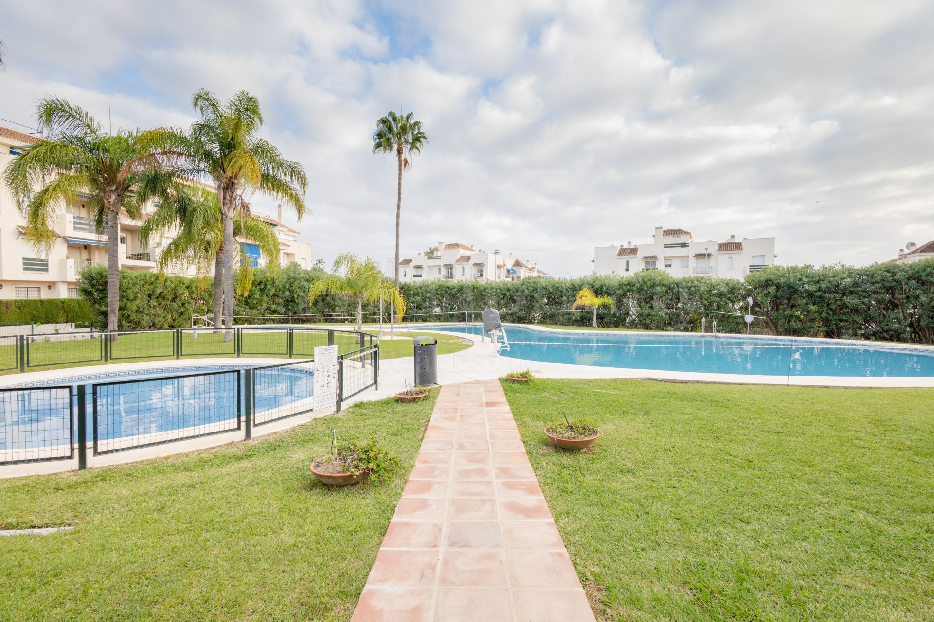 Apartamento en Nueva Andalucia, Marbella