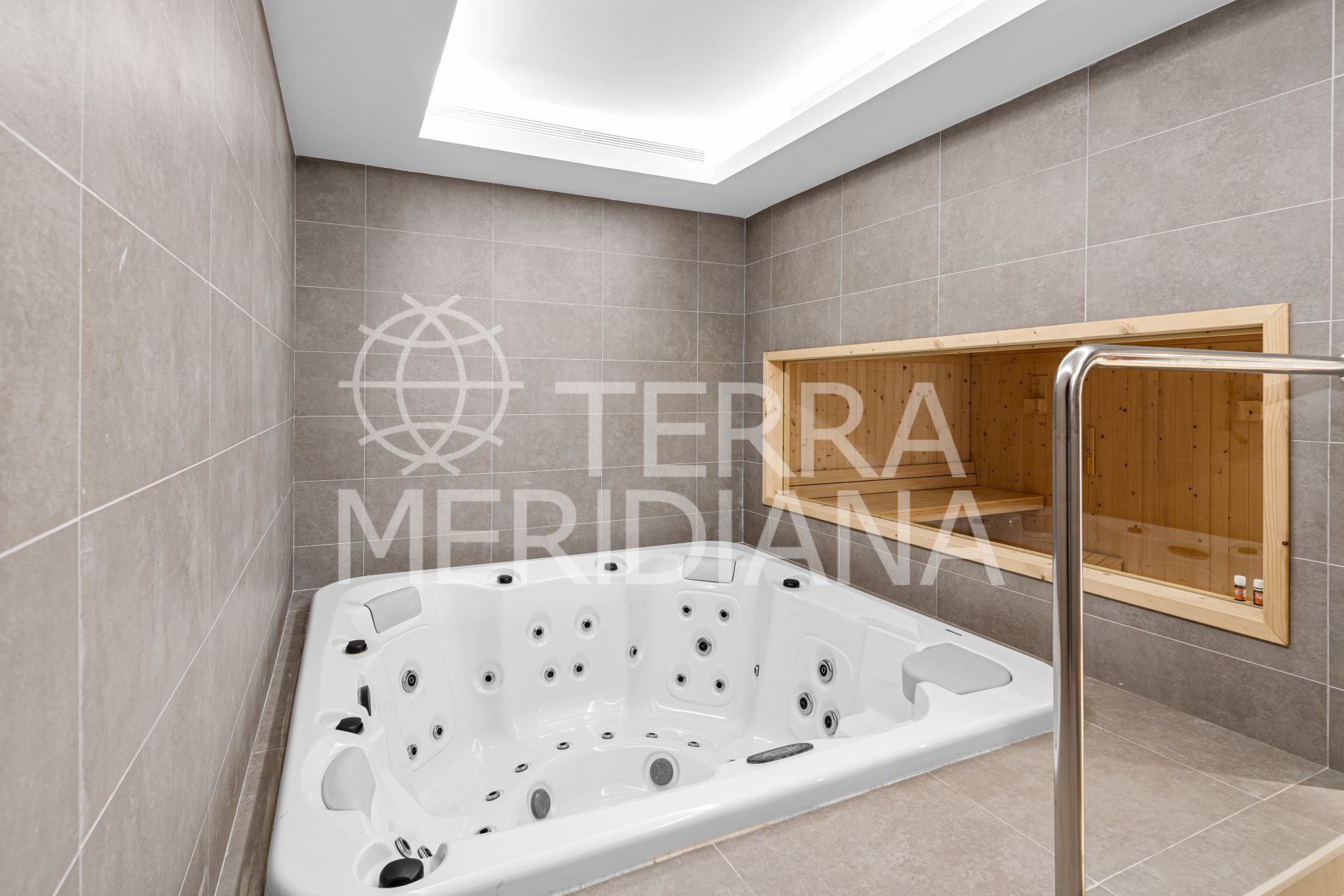 Semi Detached House in The Collection, Marbella