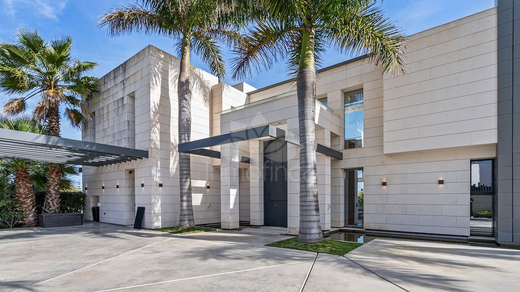 Casa en Las Lomas del Marbella Club, Marbella