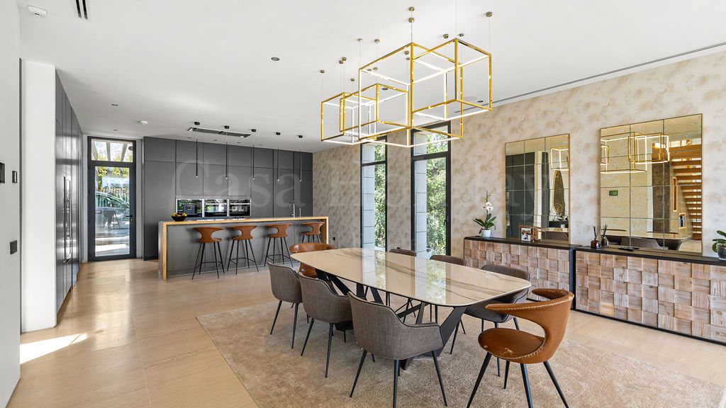 Casa en Las Lomas del Marbella Club, Marbella