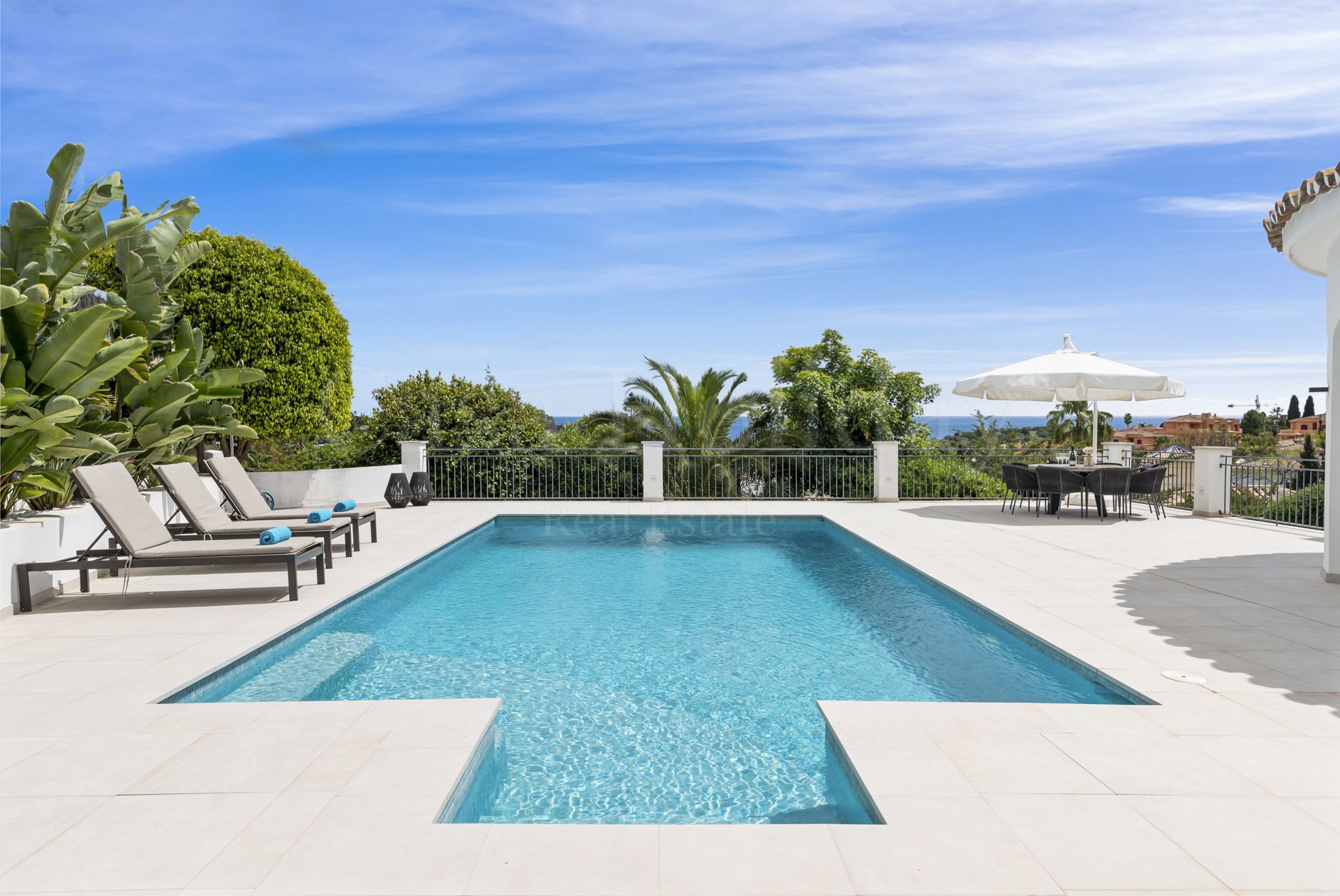 Villa en Altos del Paraiso, Benahavis