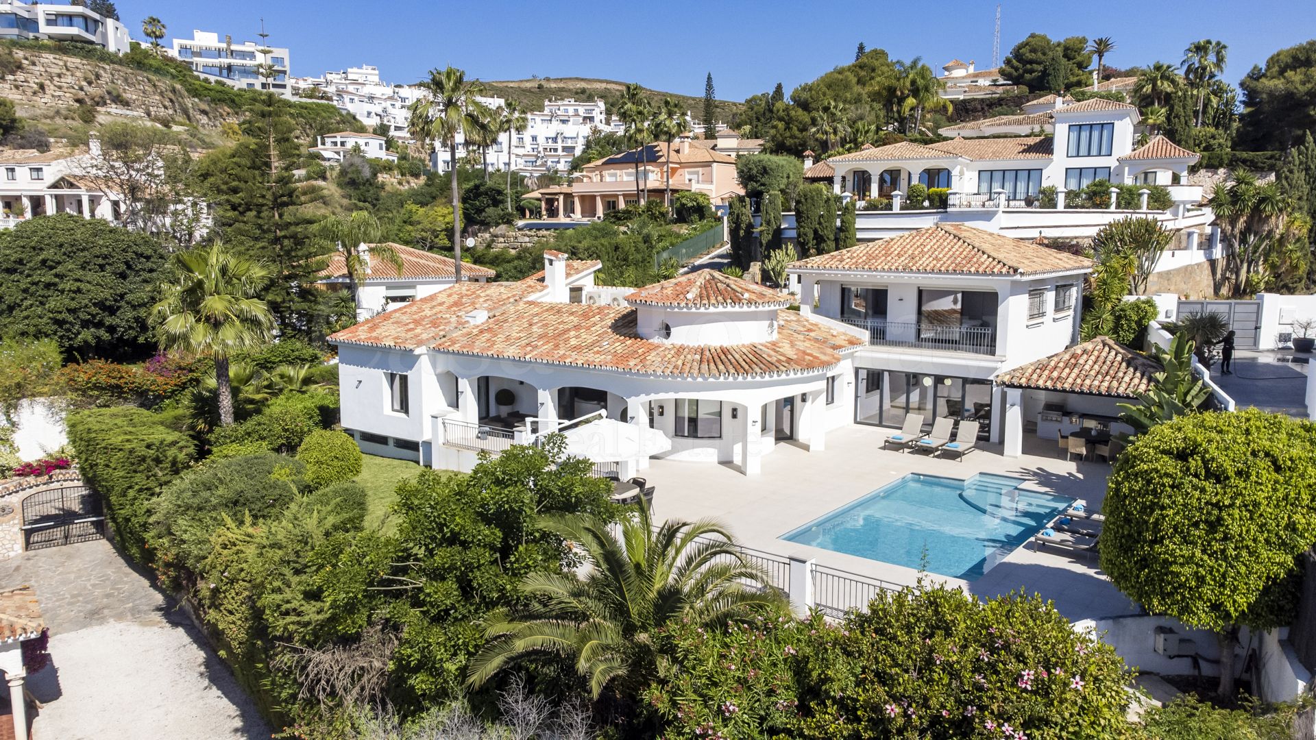 Villa en Altos del Paraiso, Benahavis