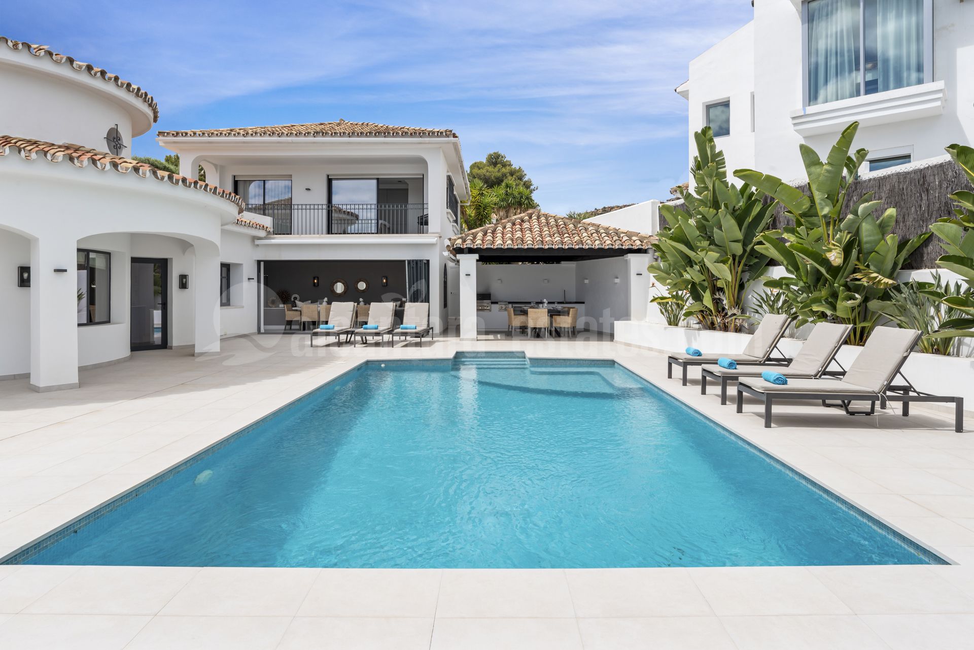Villa en Altos del Paraiso, Benahavis