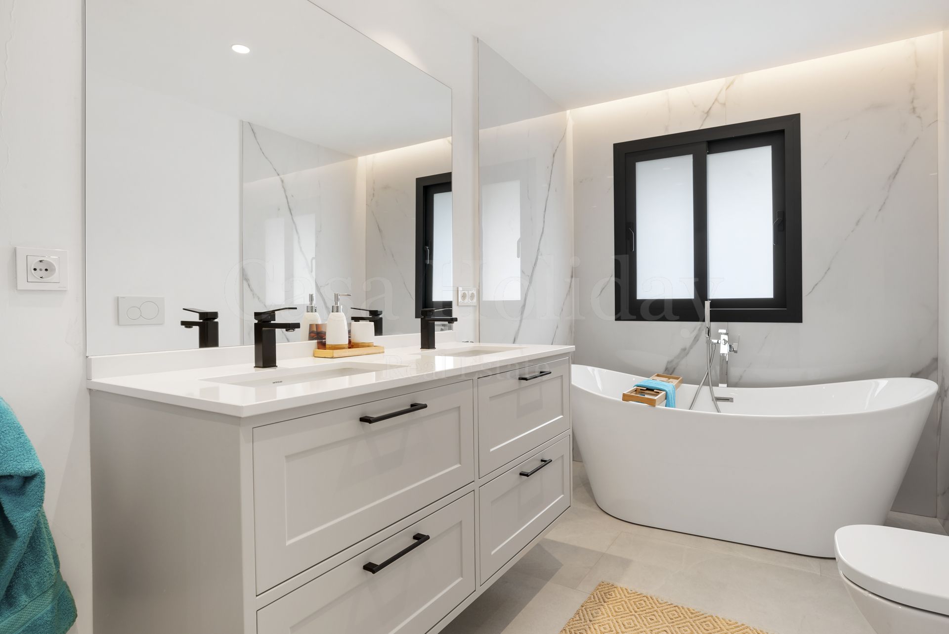 Villa en Altos del Paraiso, Benahavis