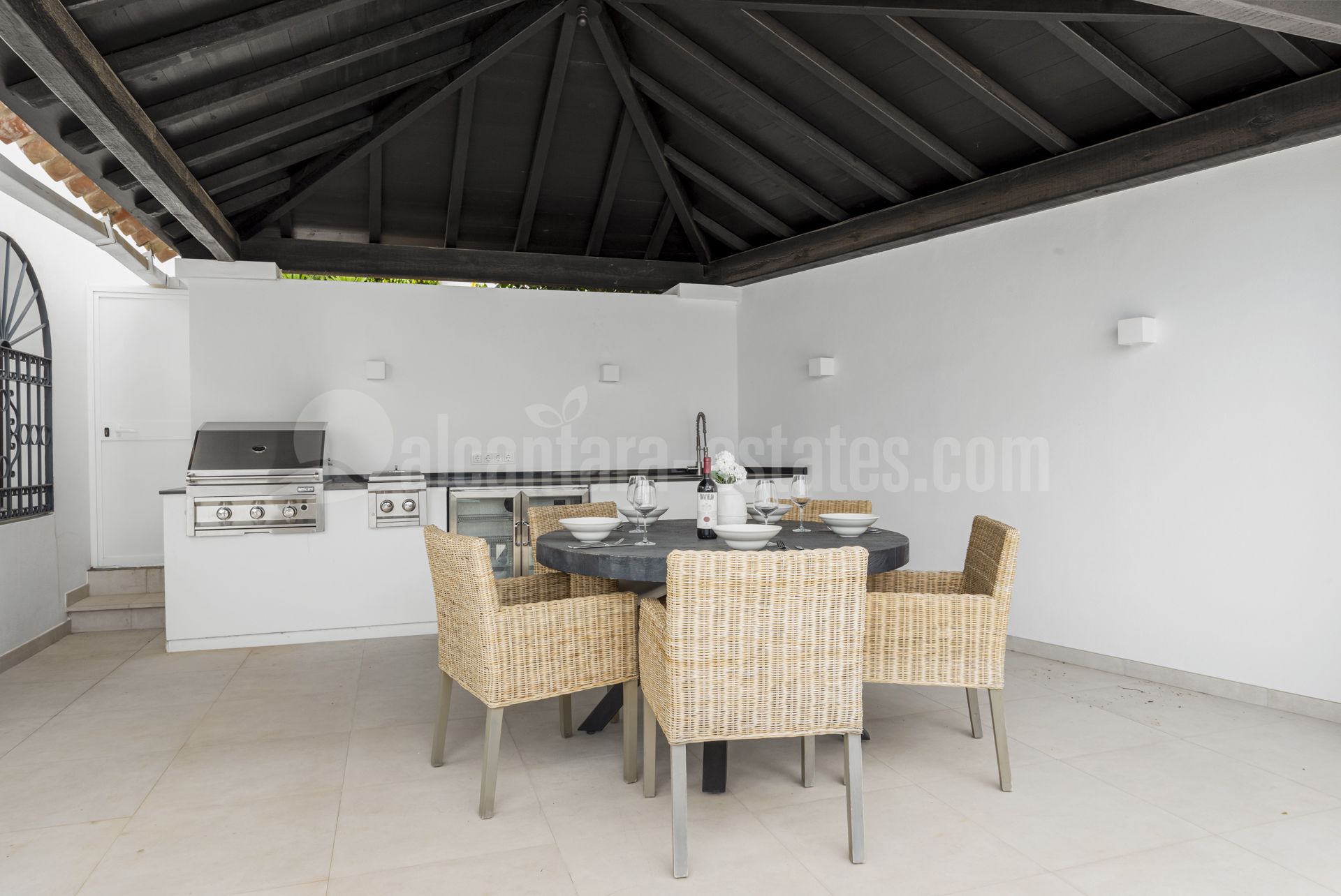 Villa en Altos del Paraiso, Benahavis