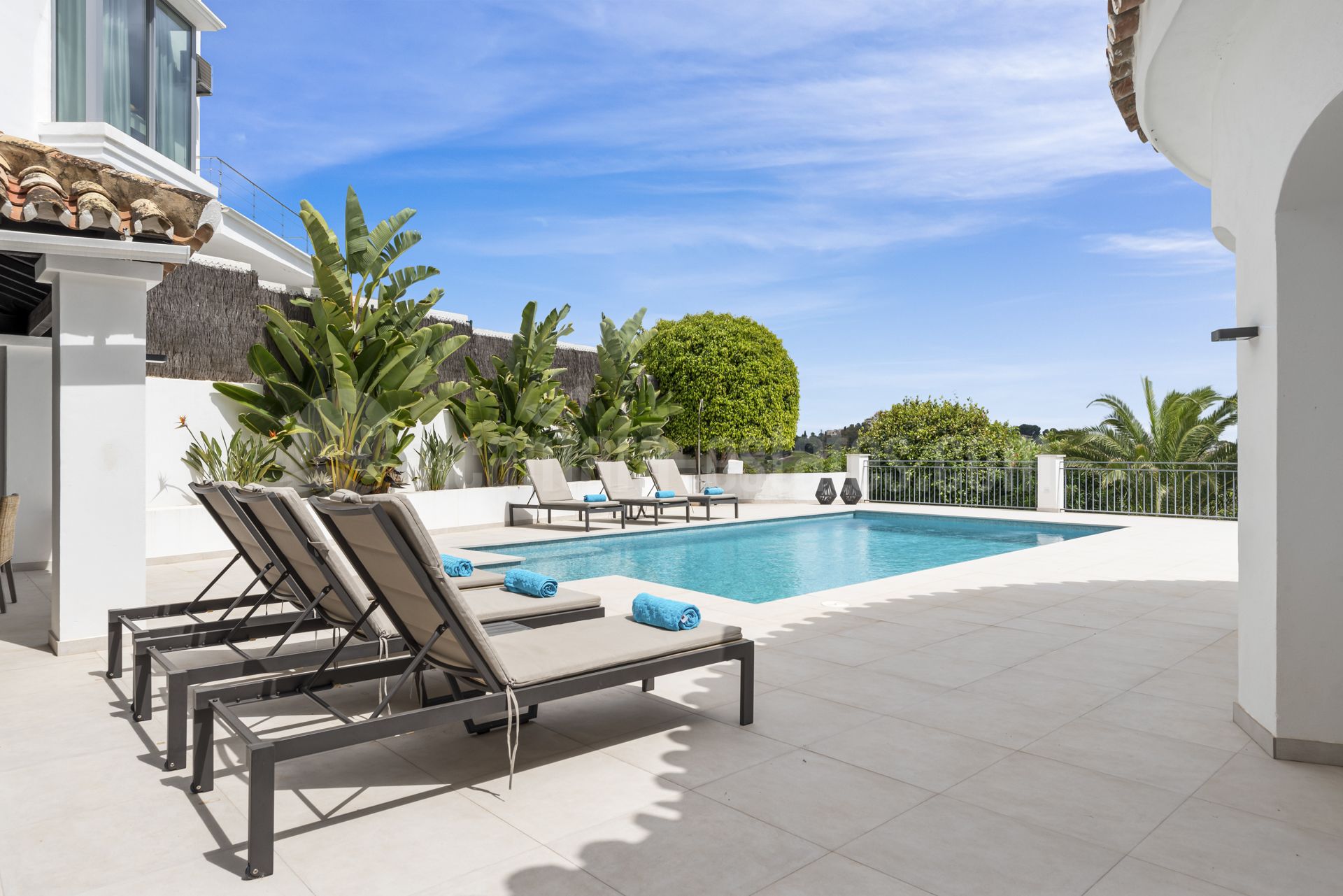 Villa en Altos del Paraiso, Benahavis