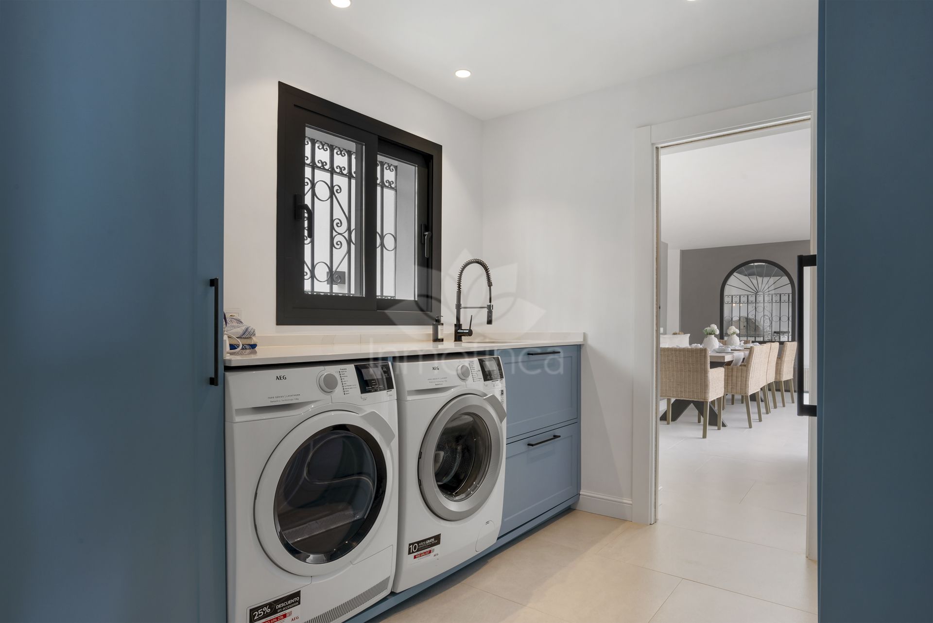 Villa in Altos del Paraiso, Benahavis