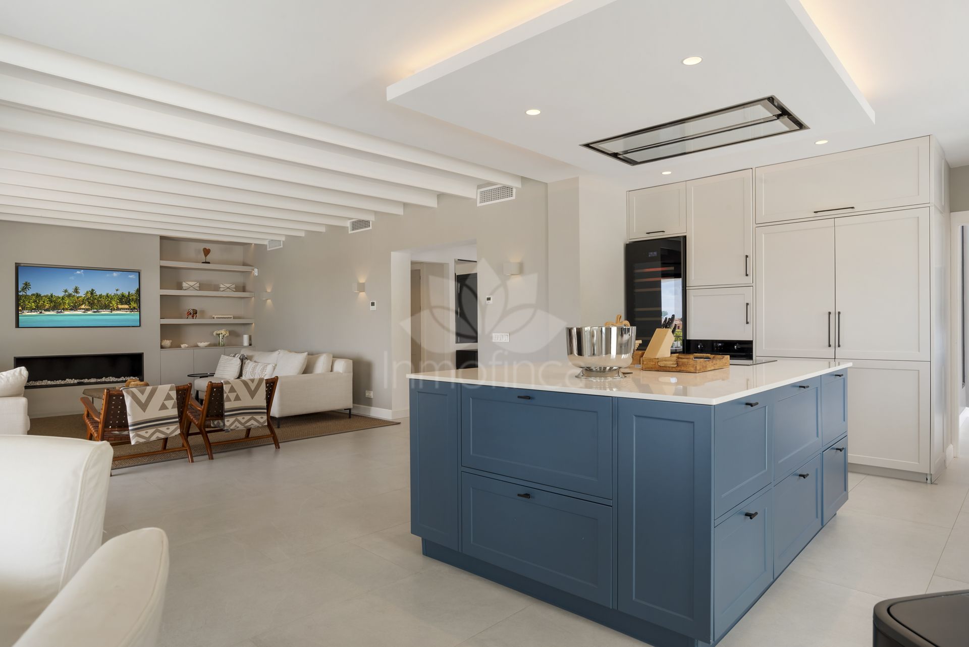 Villa in Altos del Paraiso, Benahavis