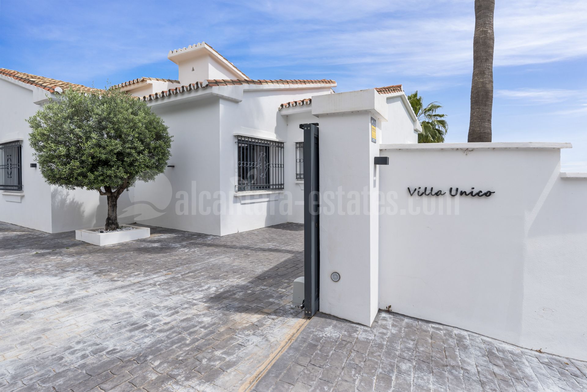 Villa en Altos del Paraiso, Benahavis