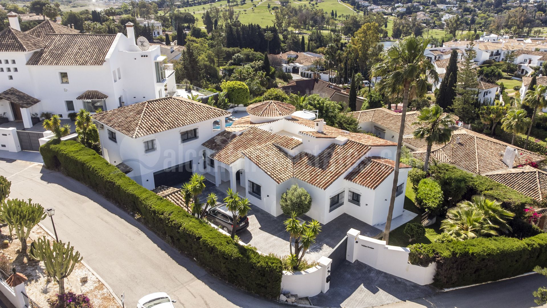 Villa en Altos del Paraiso, Benahavis