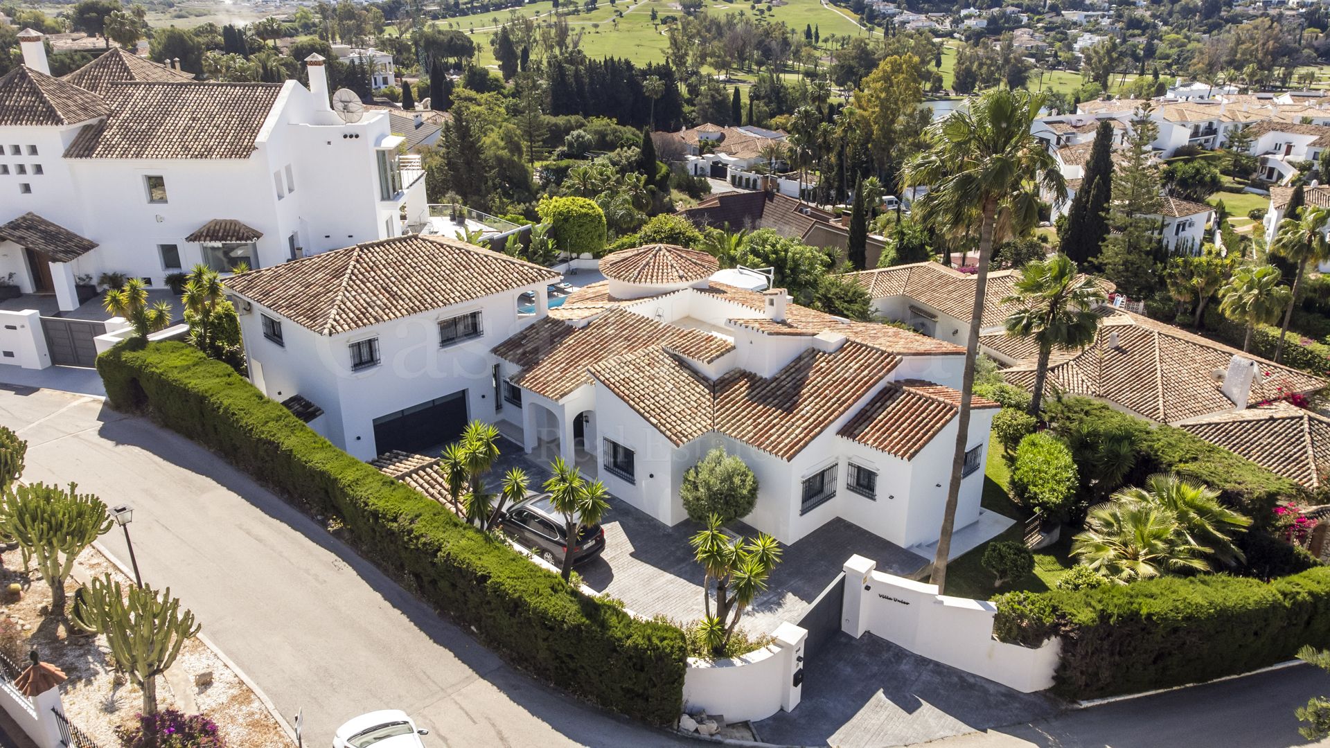 Villa en Altos del Paraiso, Benahavis