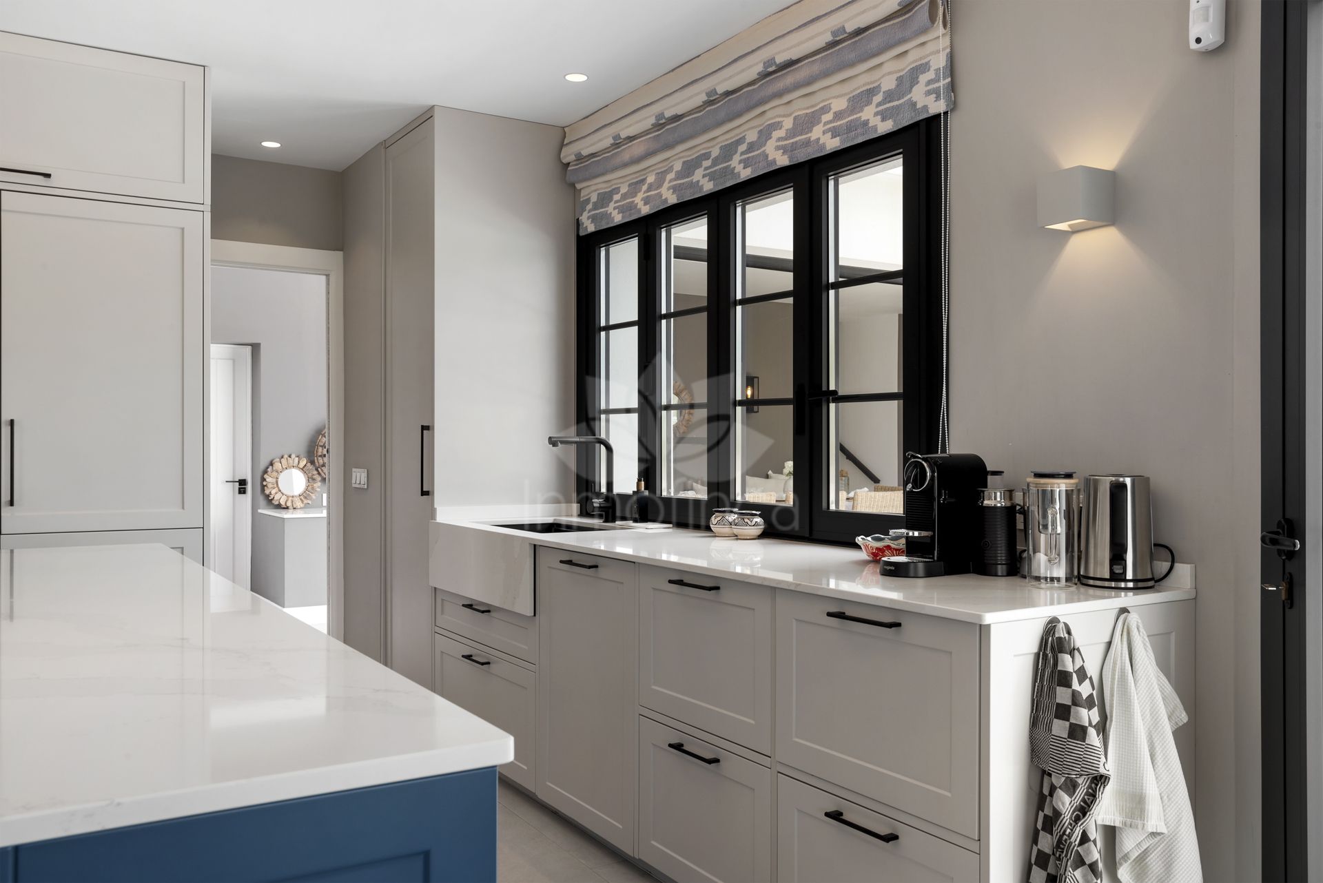 Villa in Altos del Paraiso, Benahavis