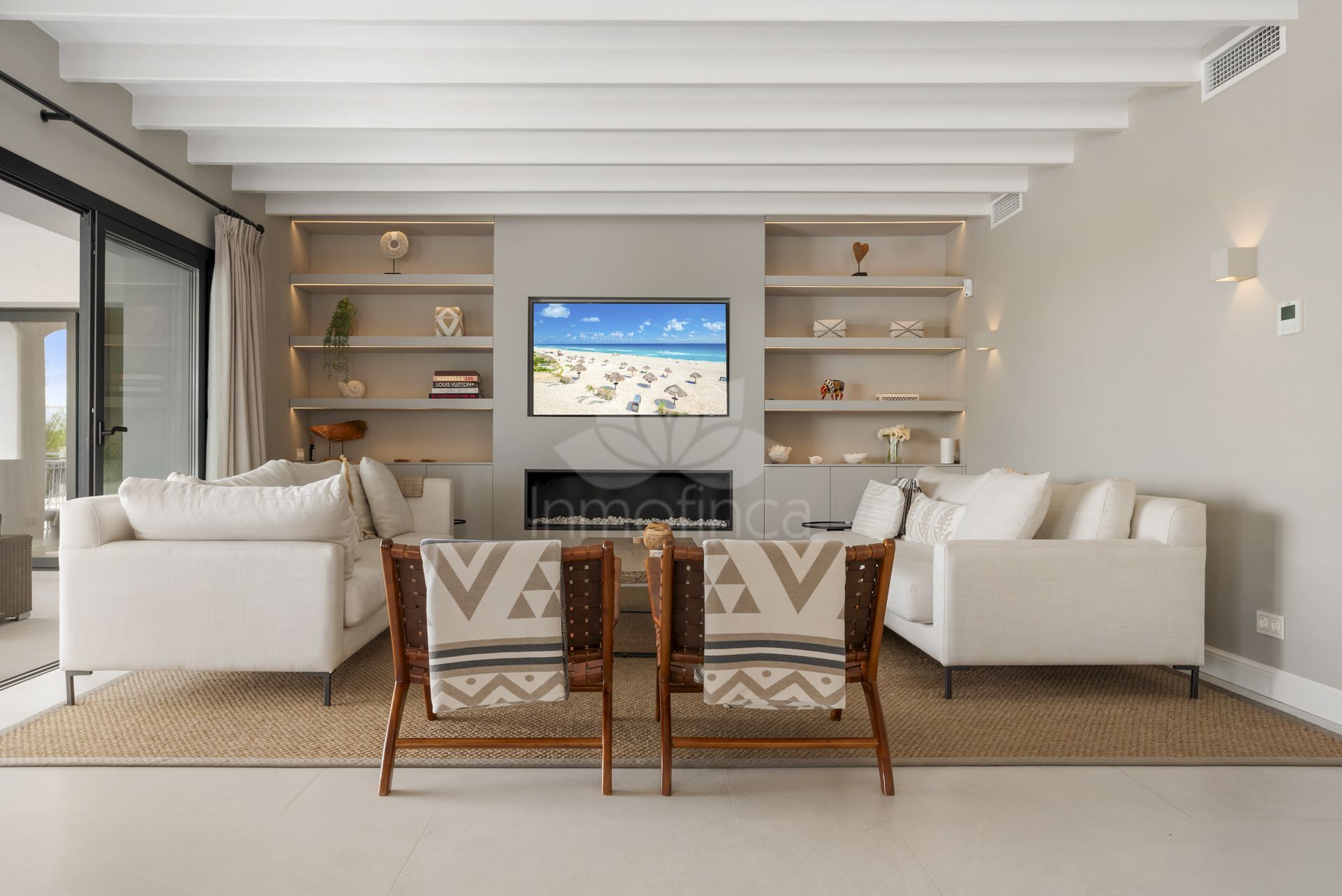 Villa in Altos del Paraiso, Benahavis