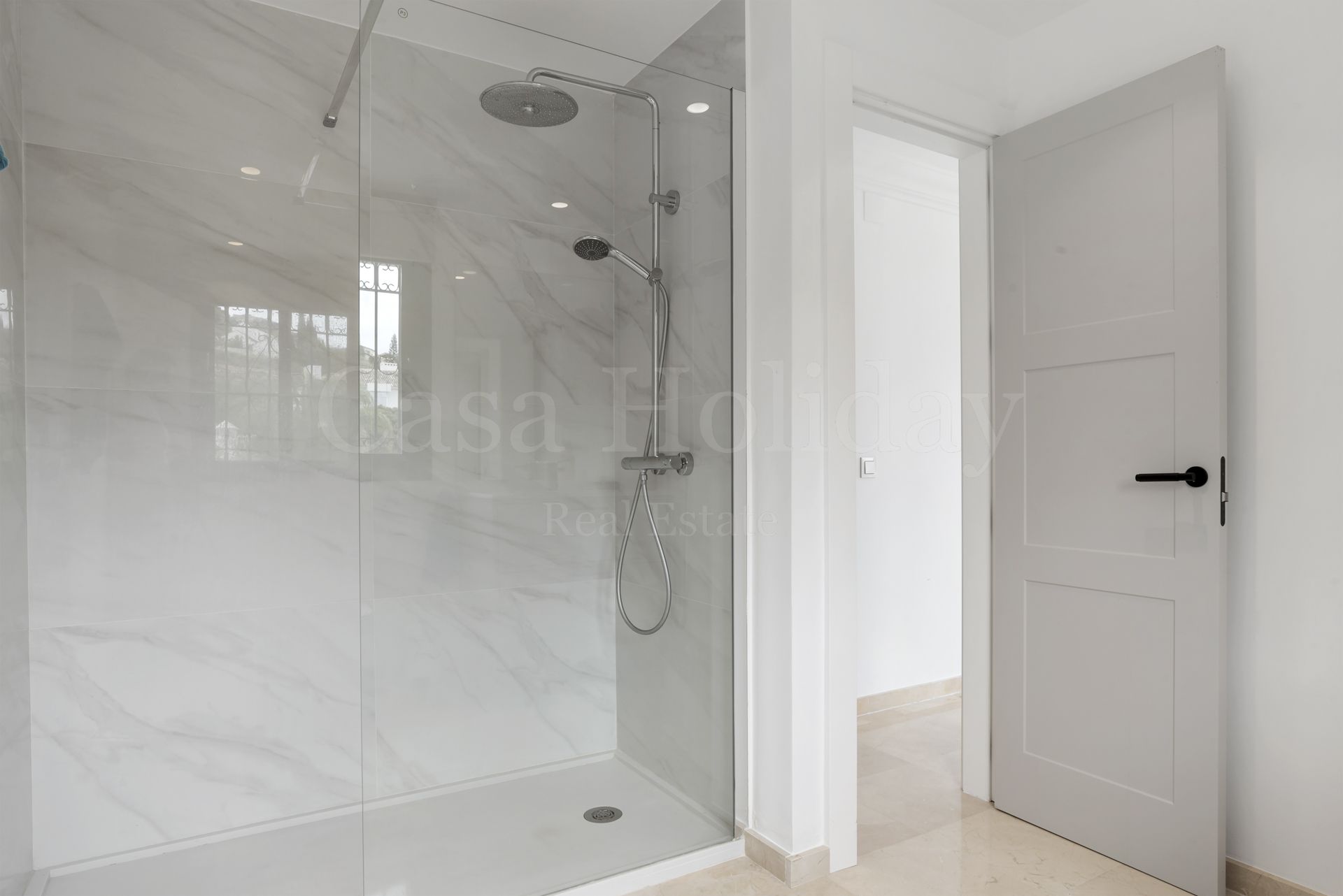 Villa en Altos del Paraiso, Benahavis