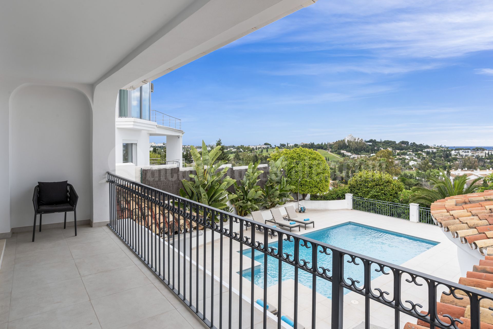 Villa en Altos del Paraiso, Benahavis