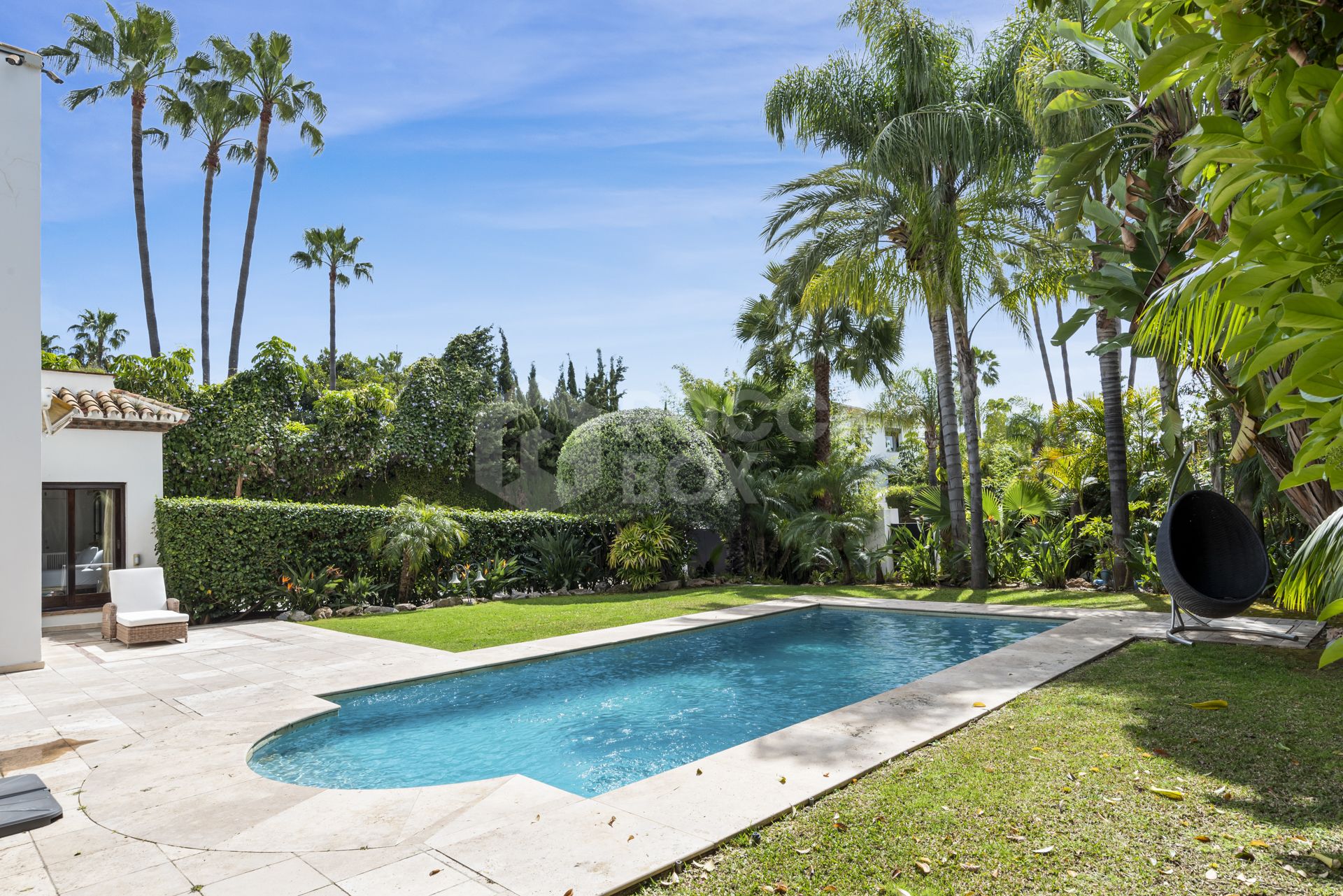 Villa for sale in Nueva Andalucia, Marbella (All)