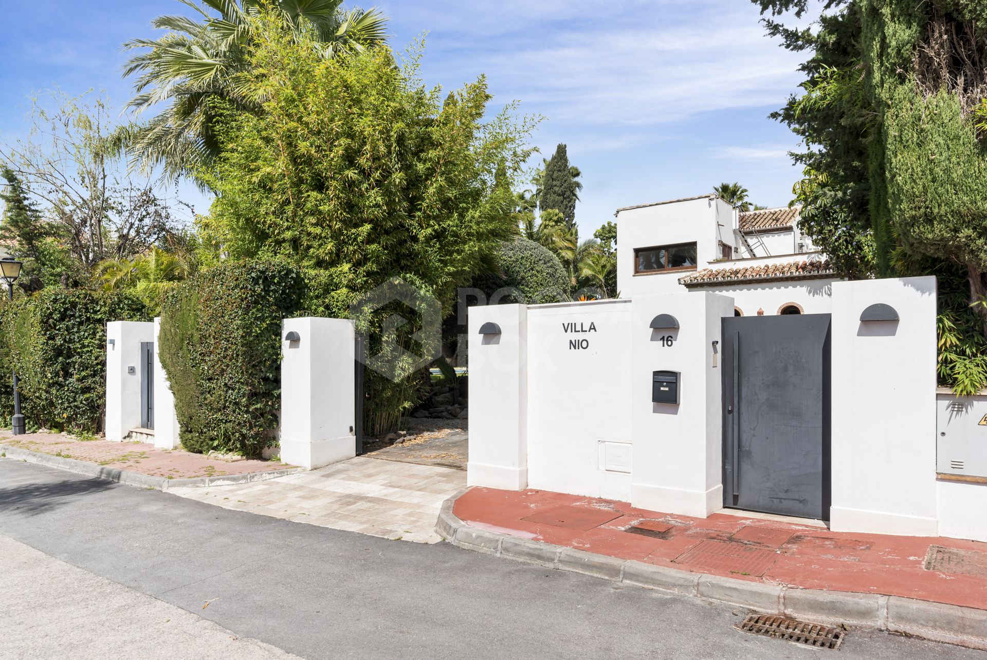 Villa for sale in Nueva Andalucia, Marbella (All)