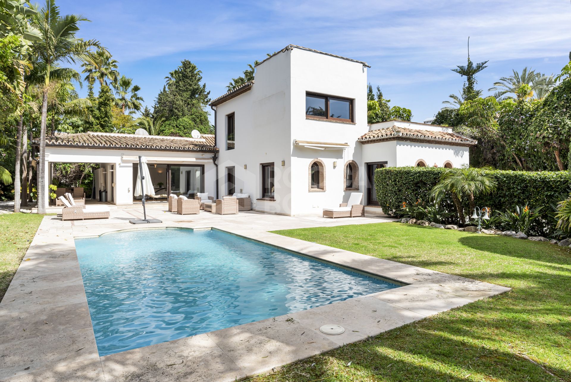 Villa for sale in Nueva Andalucia, Marbella (All)