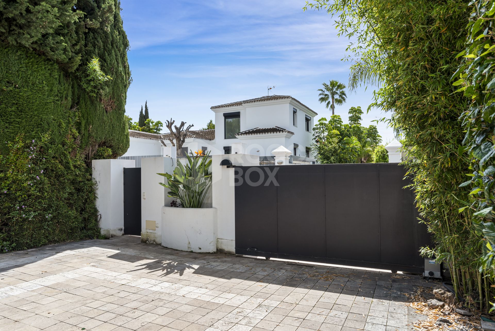 Villa for sale in Nueva Andalucia, Marbella (All)