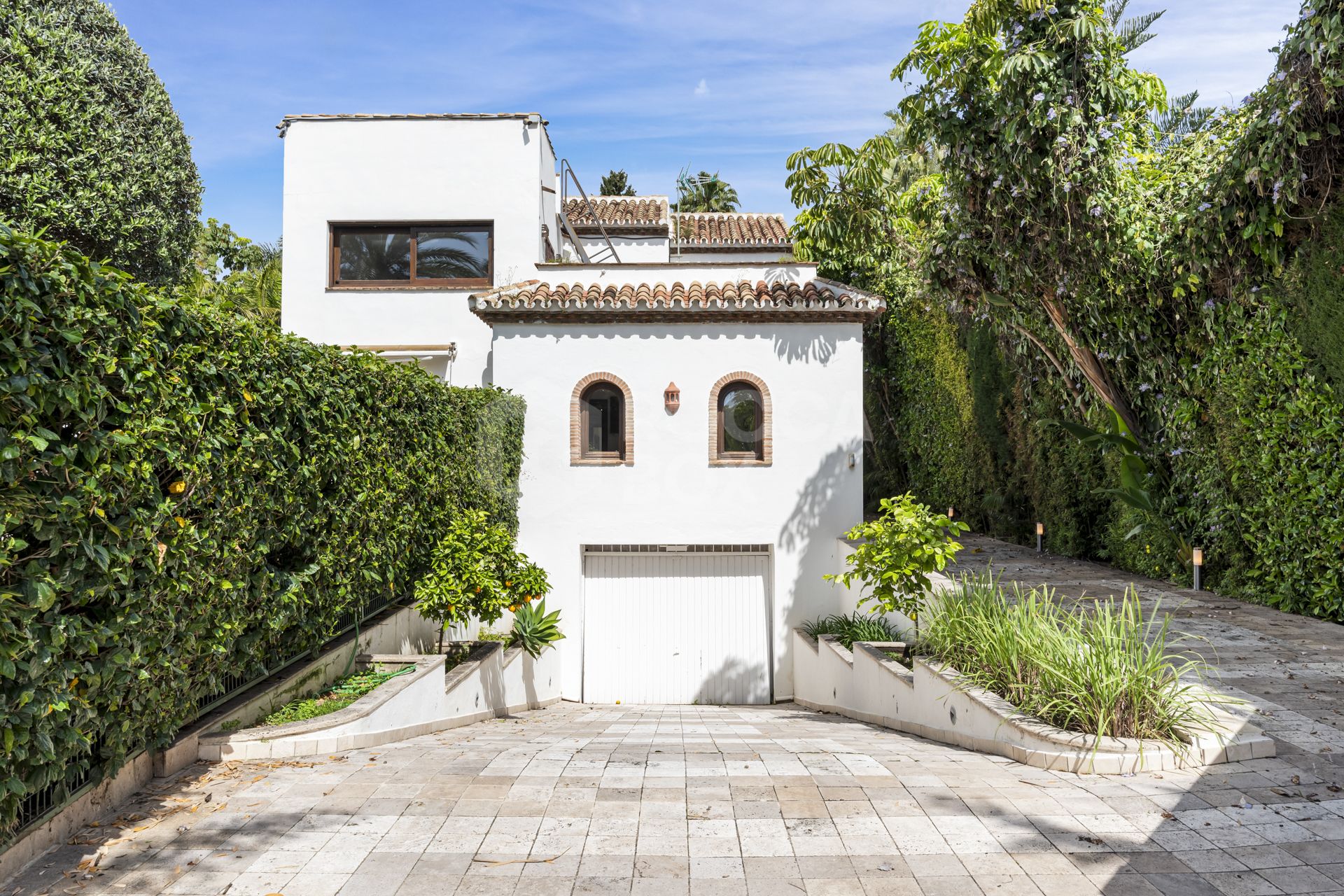 Villa for sale in Nueva Andalucia, Marbella (All)