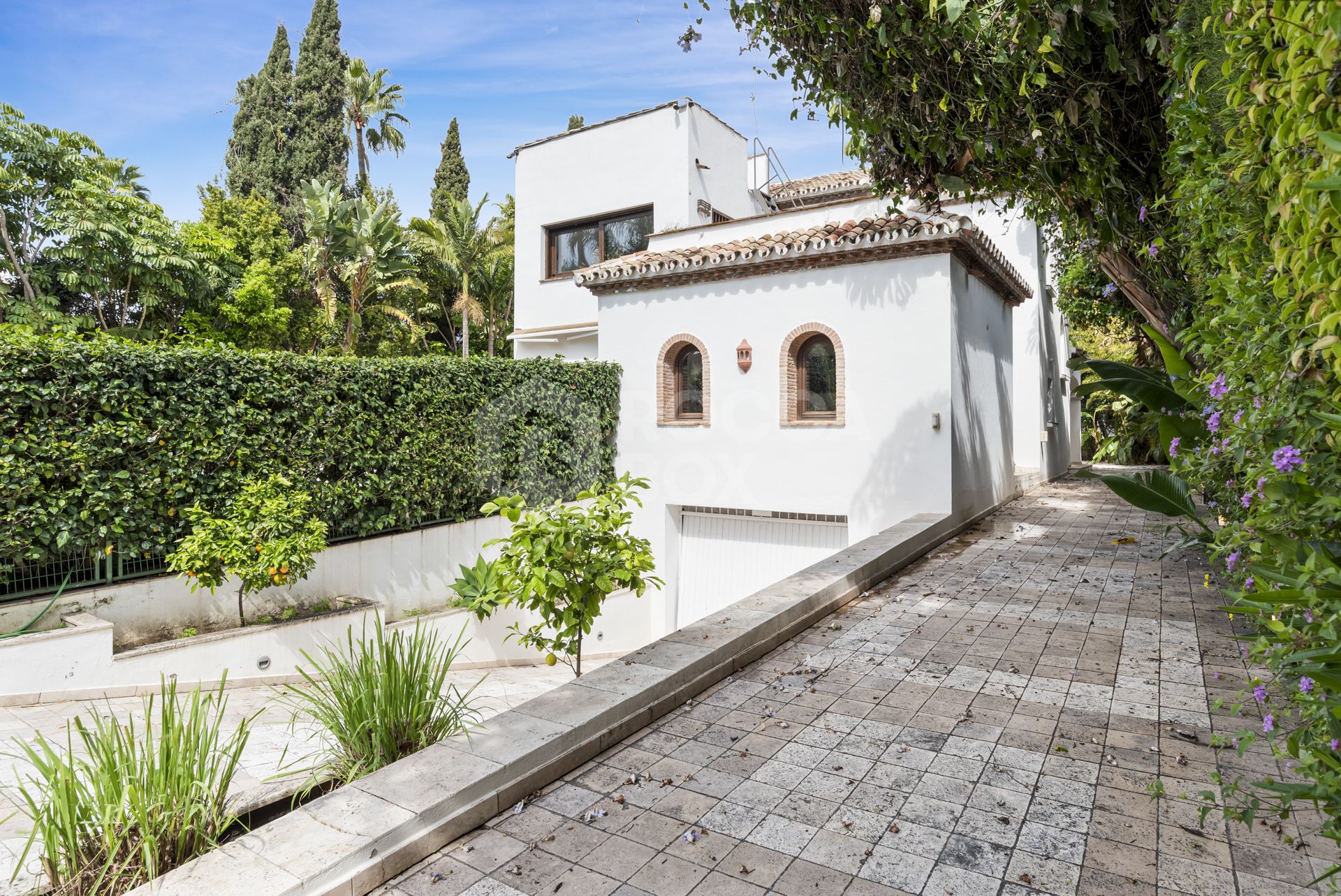 Villa for sale in Nueva Andalucia, Marbella (All)