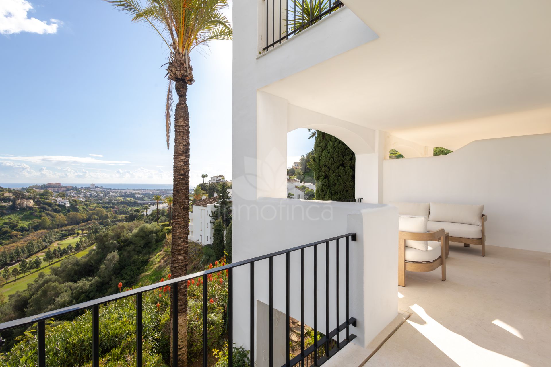 Apartment in Altos de La Quinta, Benahavis