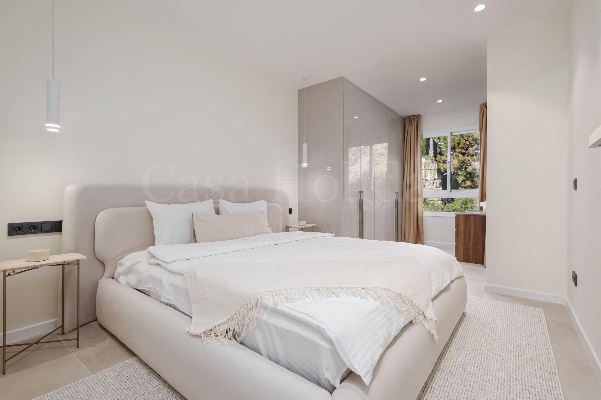 Apartment in Altos de La Quinta, Benahavis