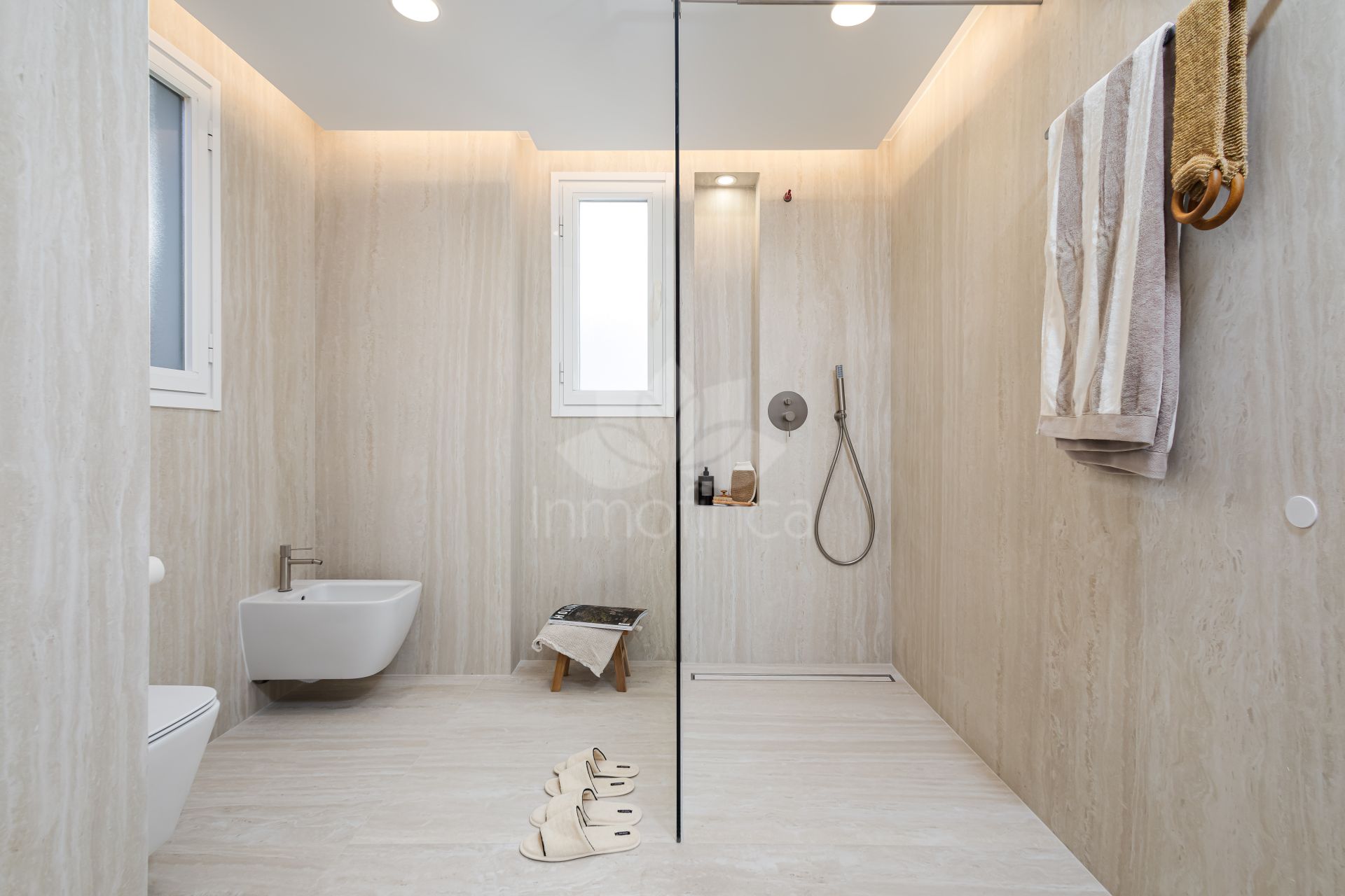 Apartment in Altos de La Quinta, Benahavis