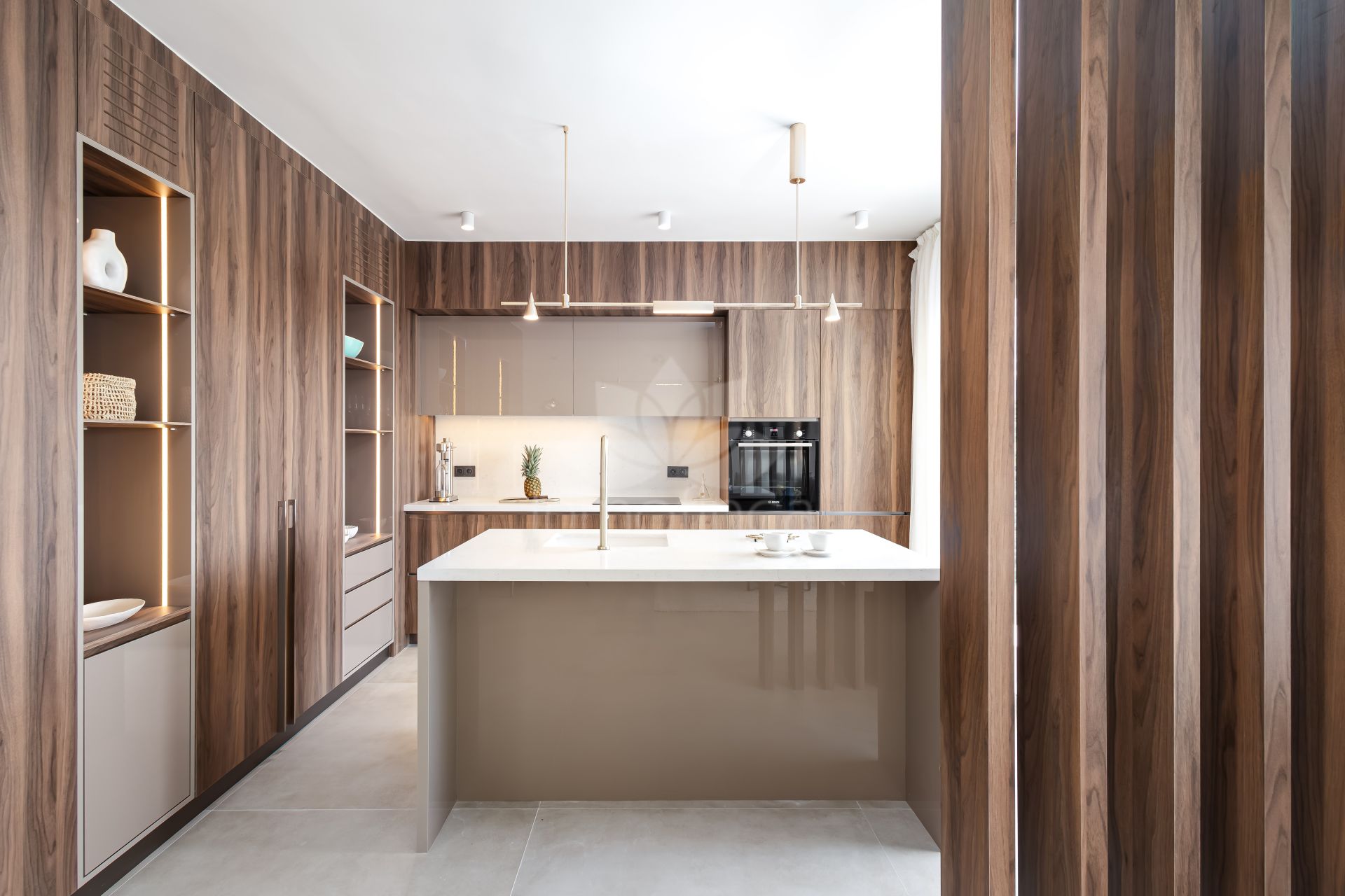 Apartment in Altos de La Quinta, Benahavis