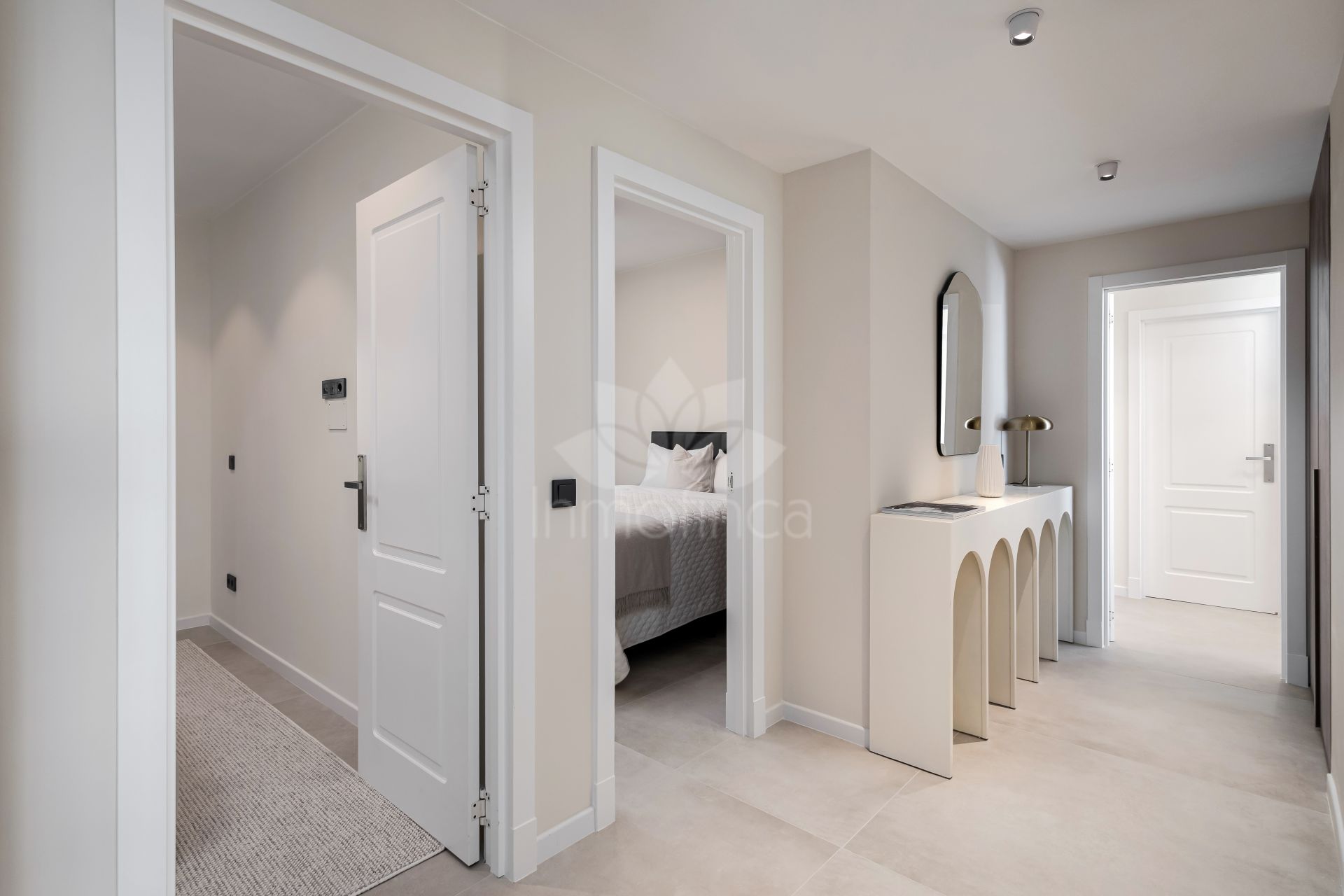 Apartment in Altos de La Quinta, Benahavis