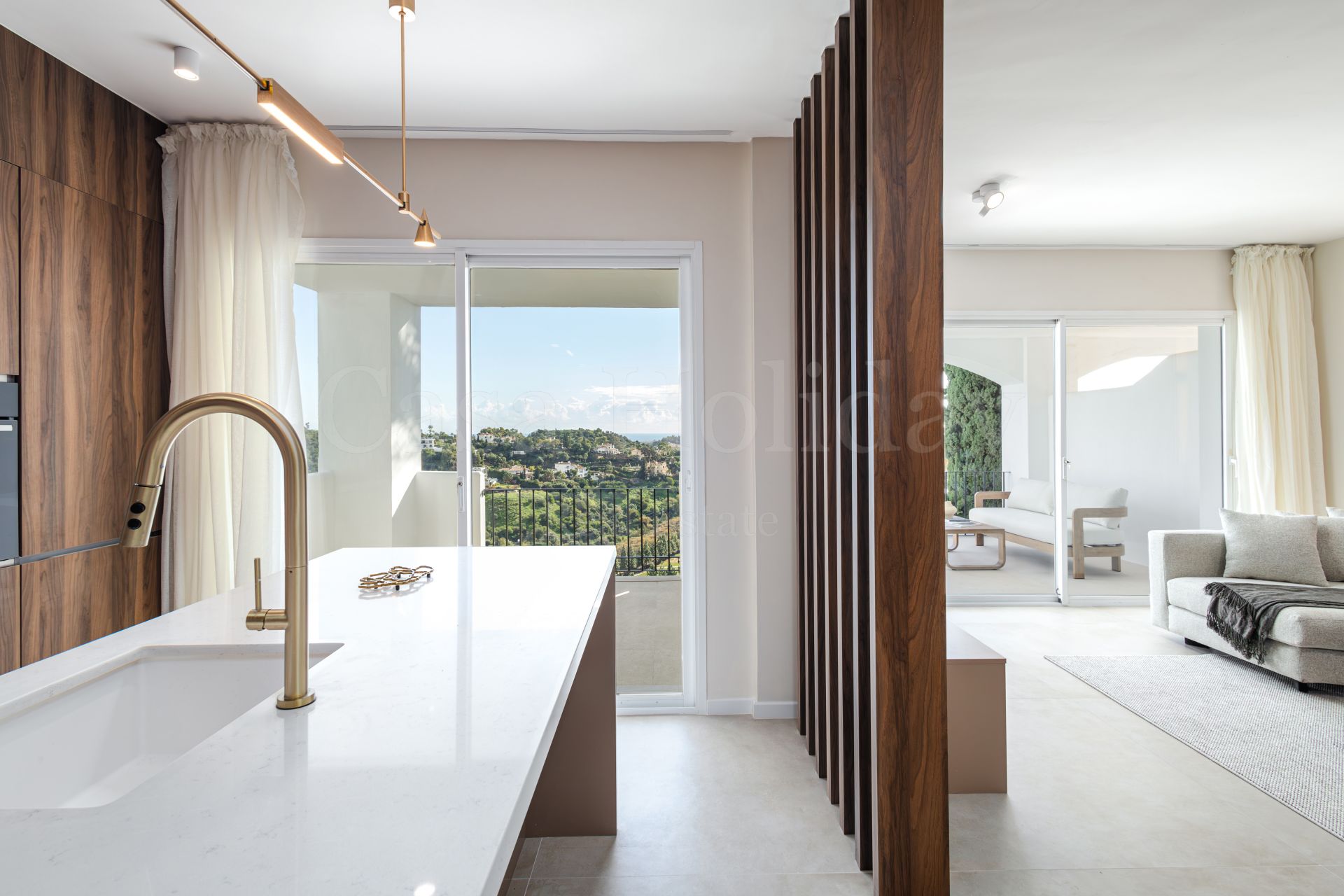 Apartment in Altos de La Quinta, Benahavis